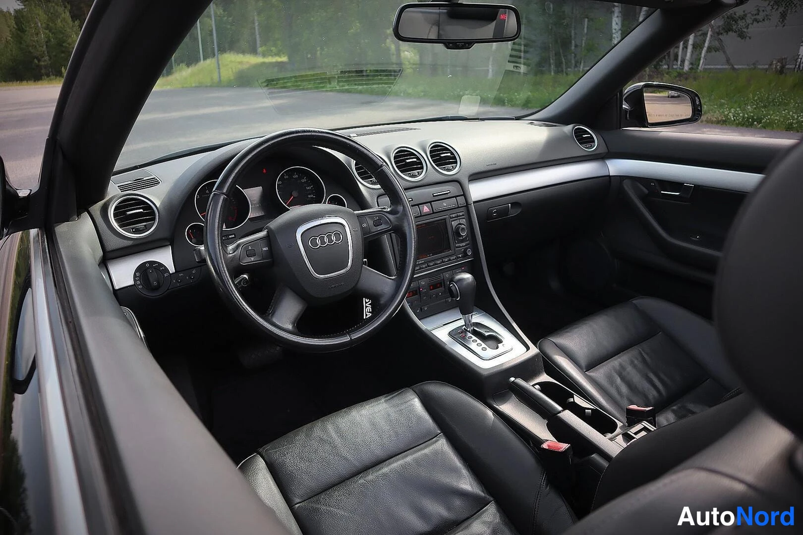 Musta Audi A4 2008, ohjaamo, kuva 8