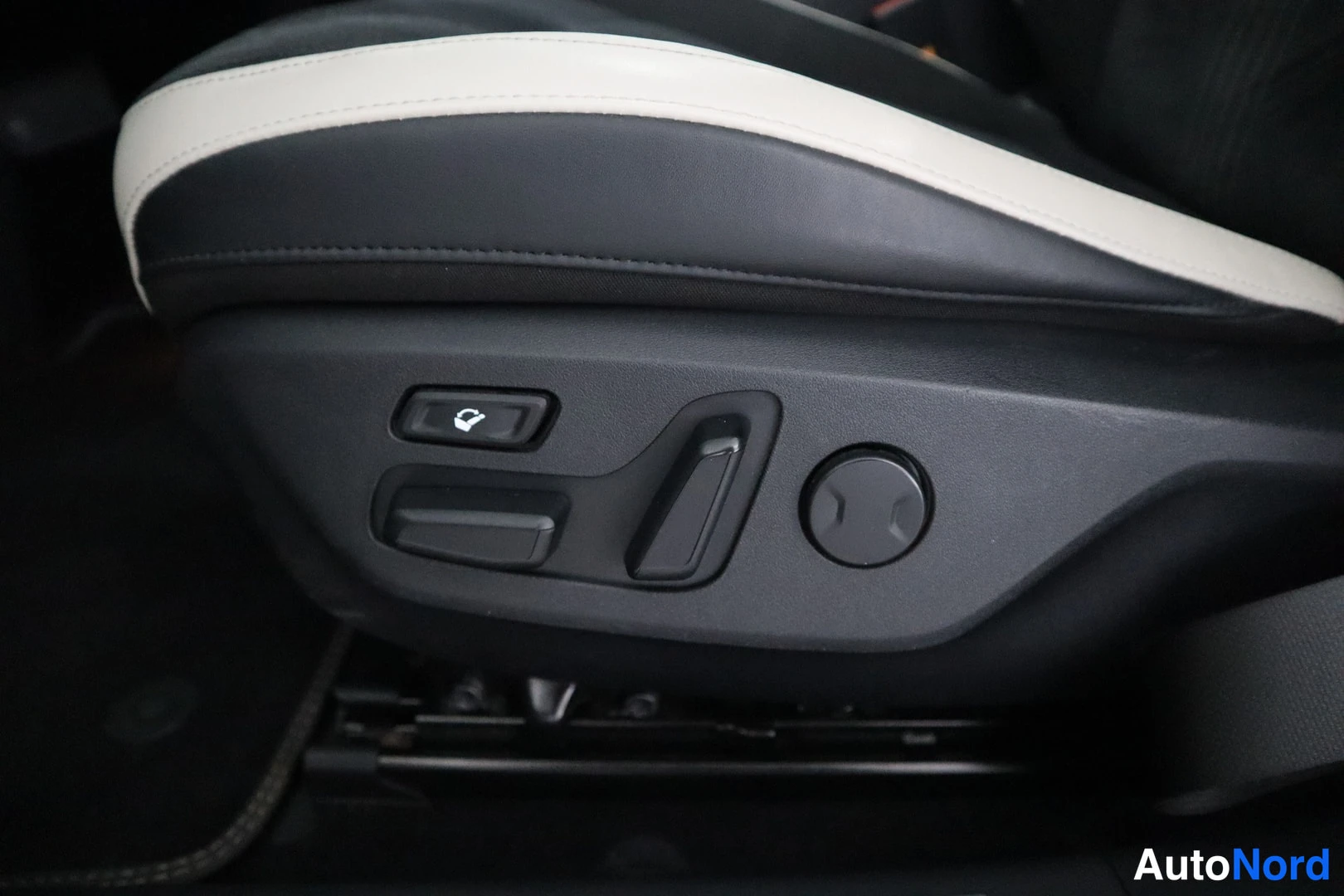 Hopea Kia EV6 2022, etuistuimet, kuva 14