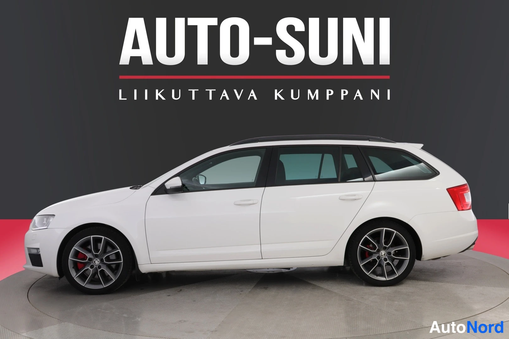 Valkoinen Skoda Octavia 2015, sivulta, kuva 4