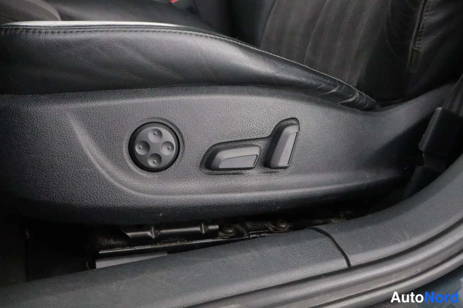 Harmaa Audi A6 2012, yksityiskohta, kuva 17