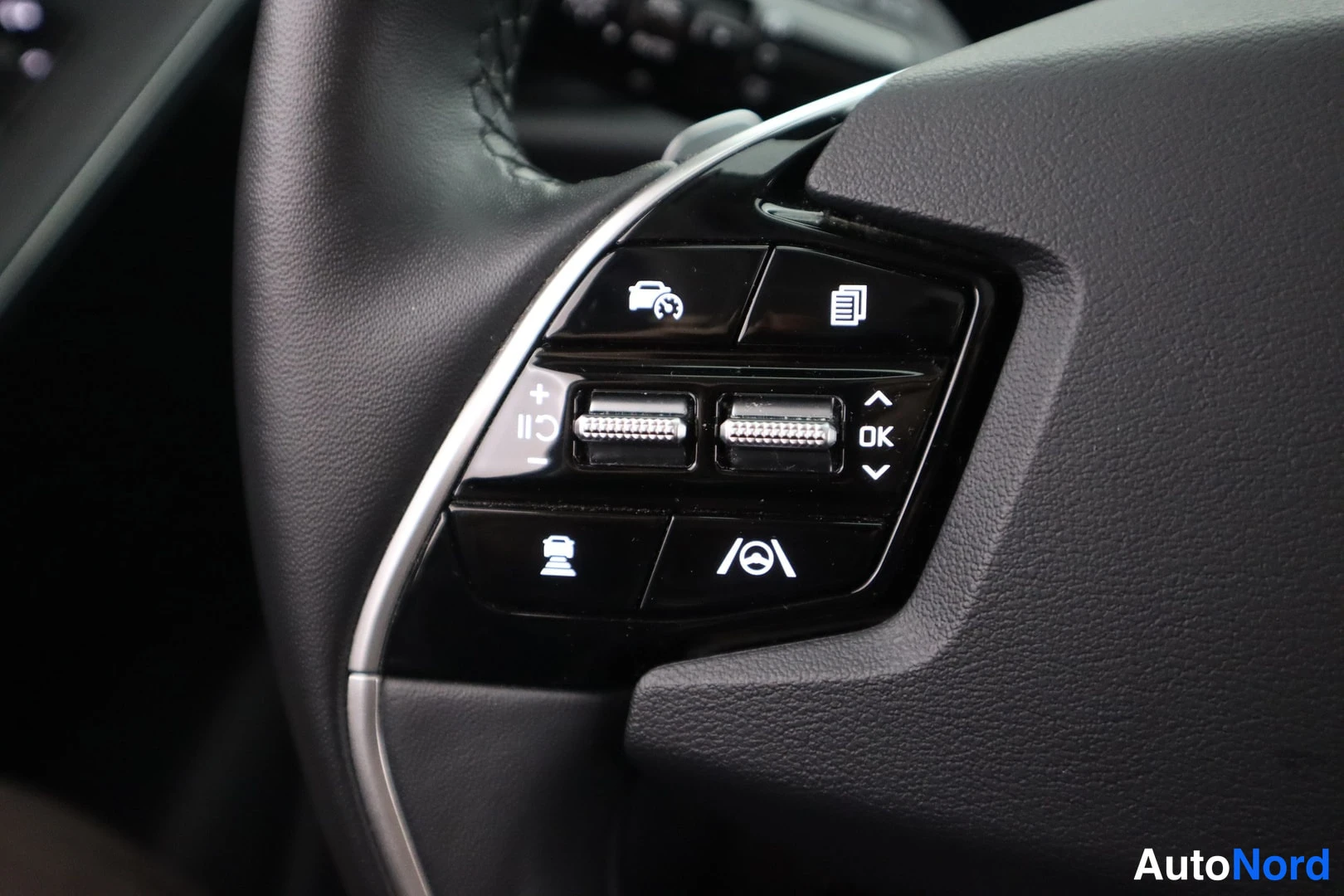 Sininen Kia Niro 2024, kuva 18