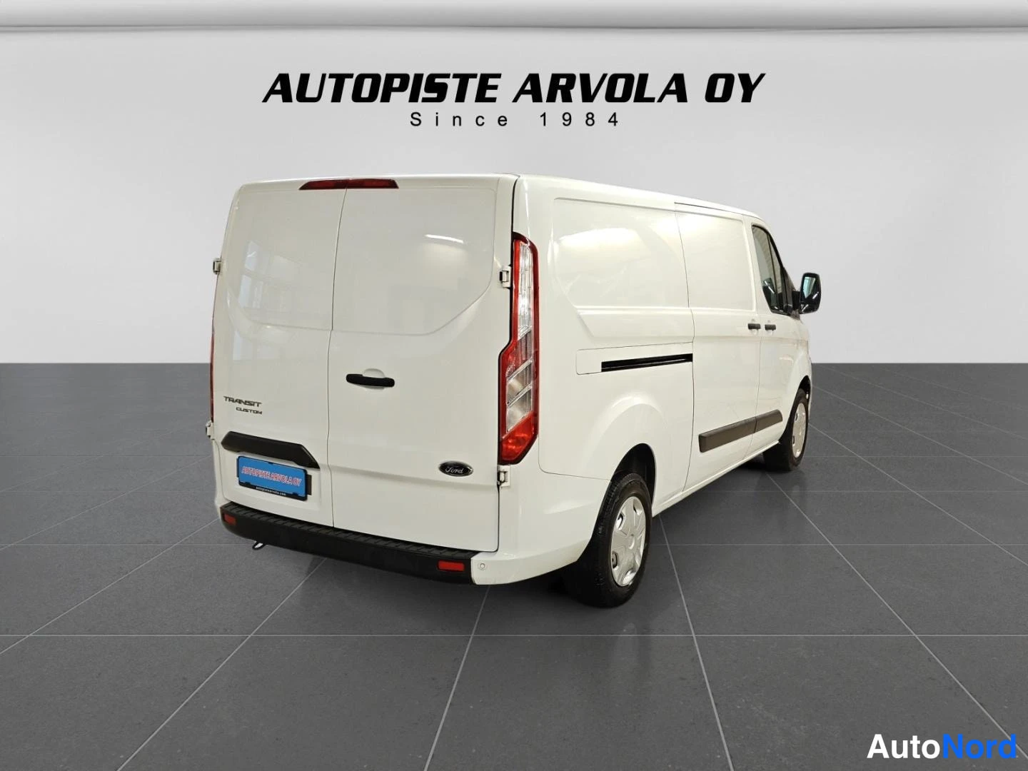 Takaviisto: Ford Transit Custom taka kolmasosa, valkoinen koripaneelit