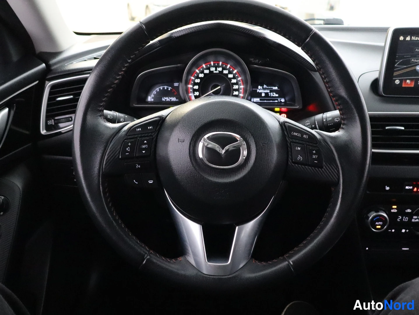Hopea Mazda Mazda3 2015, ohjaamo, kuva 8