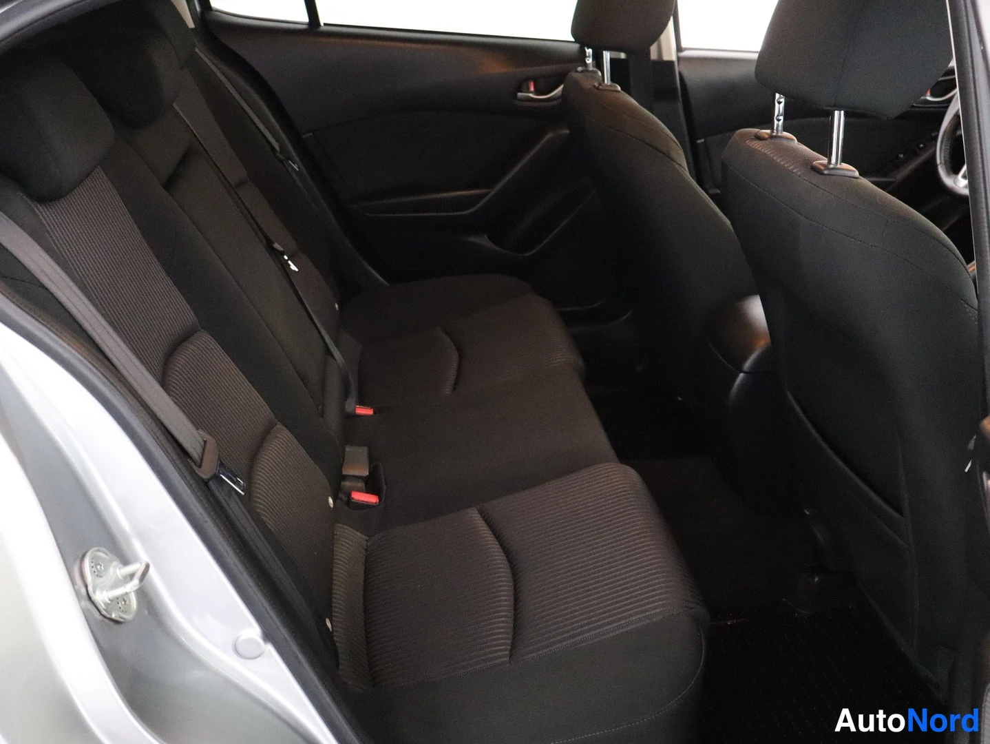 Hopea Mazda Mazda3 2015, takaistuimet, kuva 14