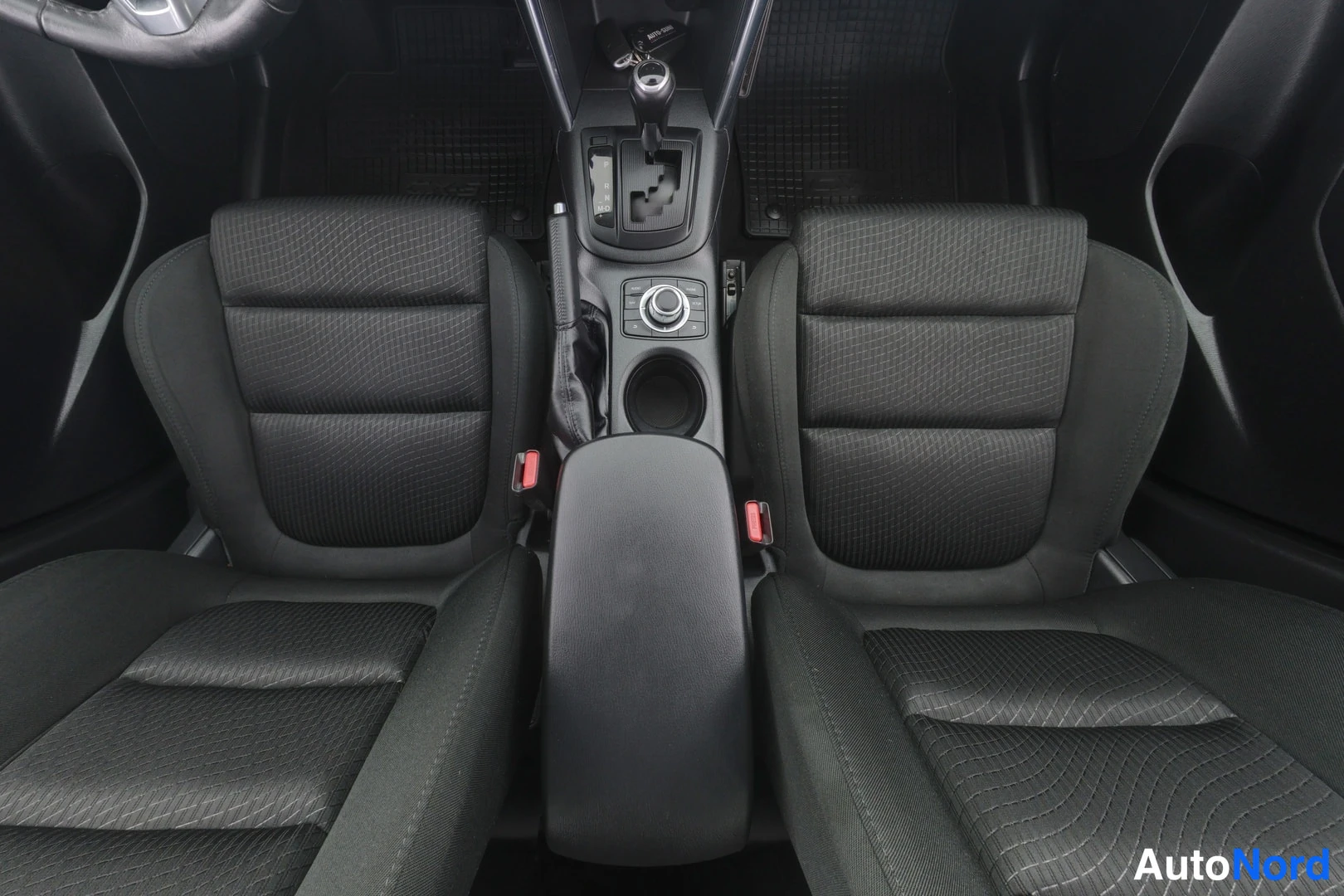 Valkoinen Mazda CX-5 2014, etuistuimet, kuva 10