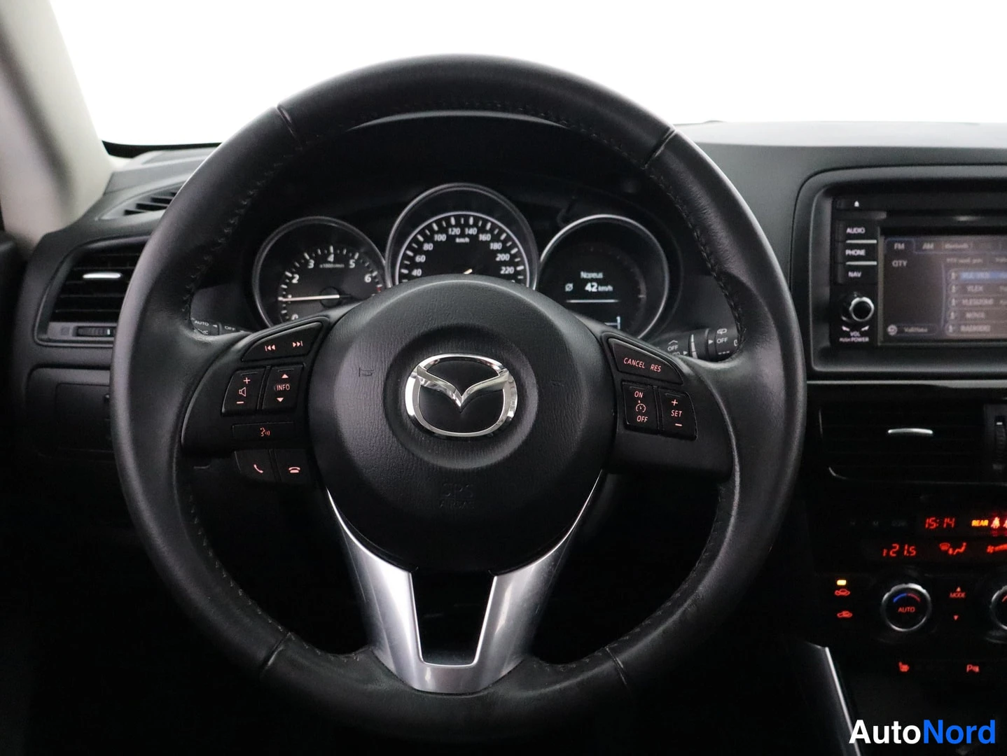 Valkoinen Mazda CX-5 2014, yksityiskohta, kuva 15