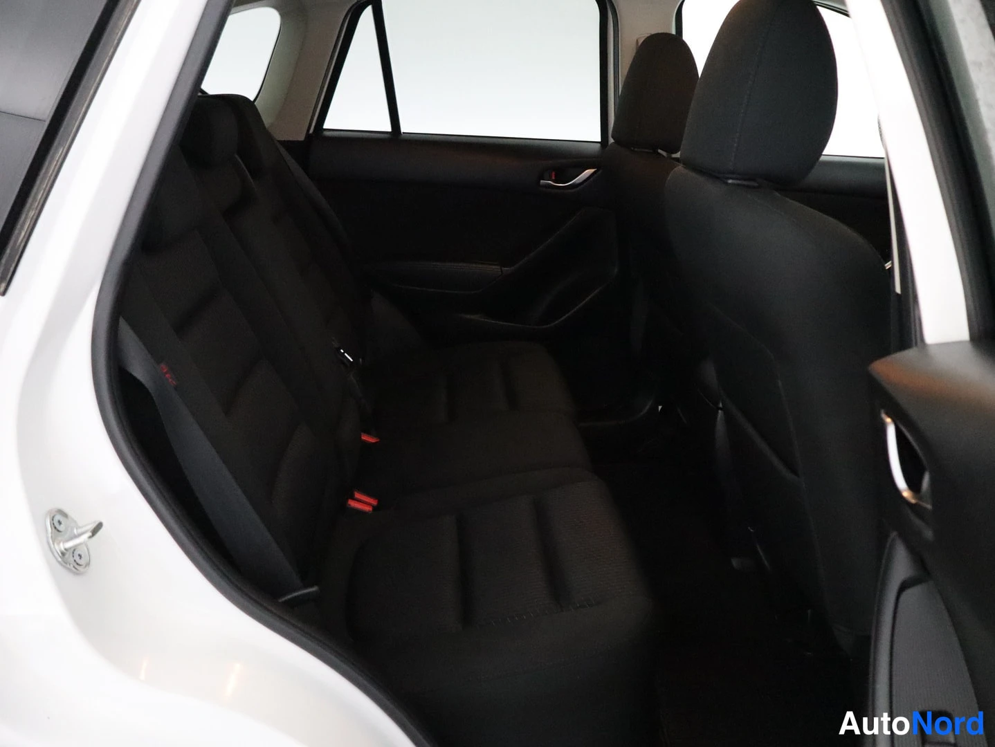 Valkoinen Mazda CX-5 2014, takaistuimet, kuva 12