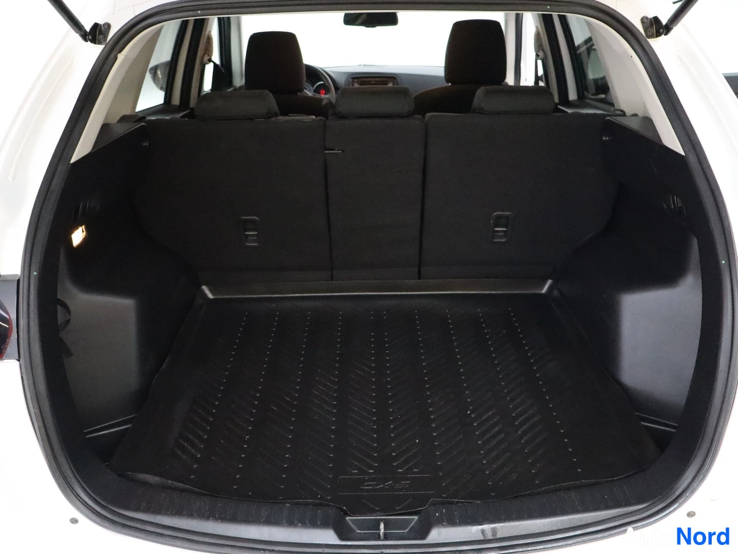 Valkoinen Mazda CX-5 2014, tavaratila, kuva 13