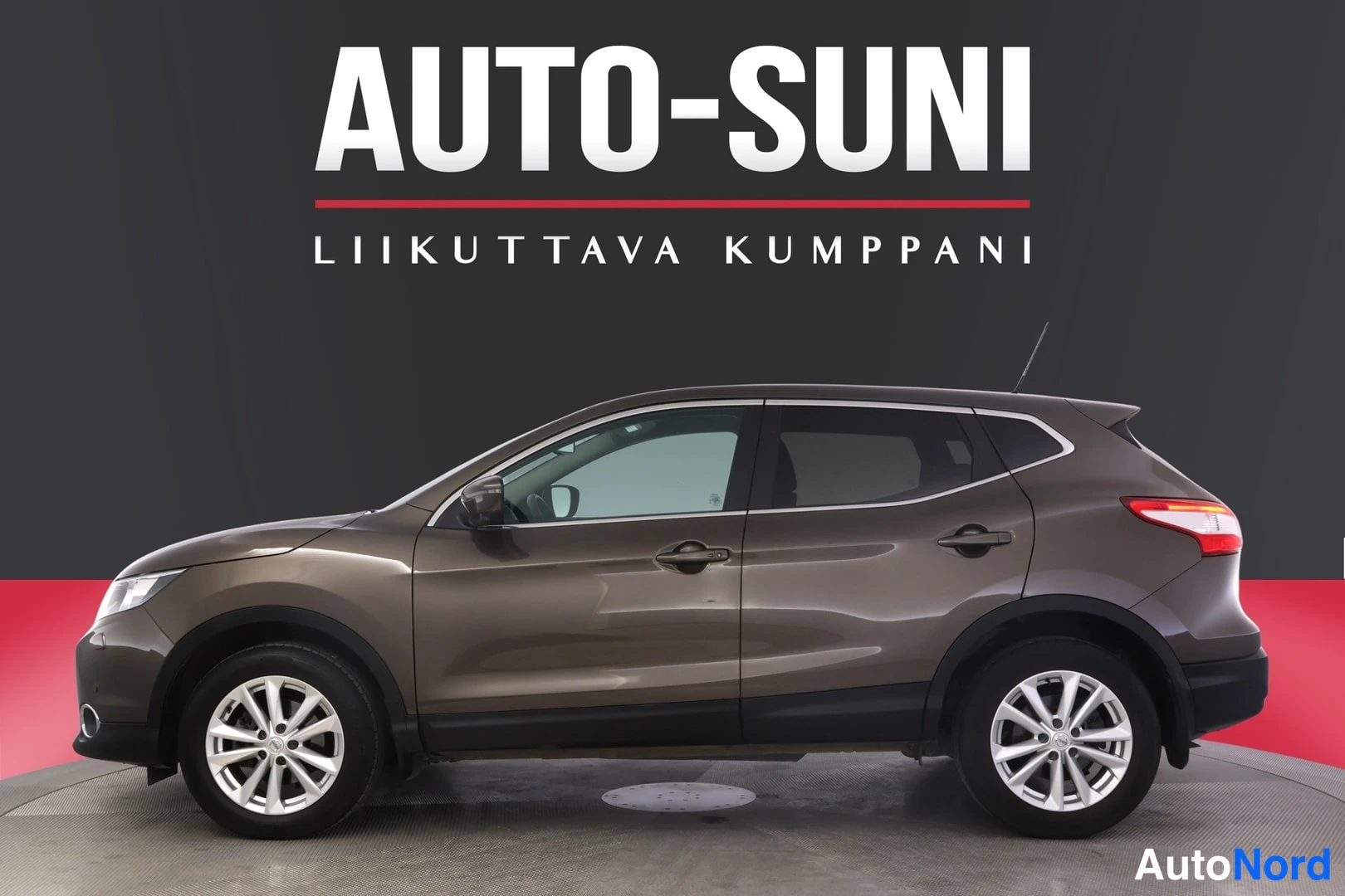 Ruskea Nissan Qashqai 2017, sivulta, kuva 4