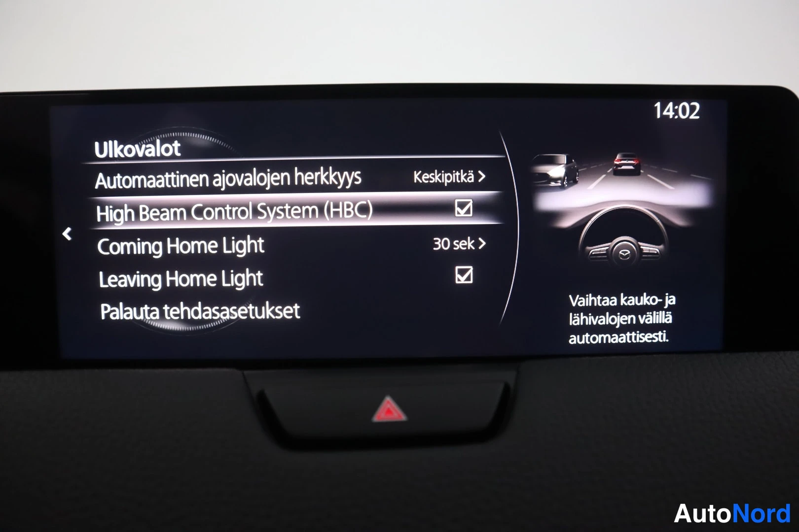 Punainen Mazda CX-60 2022, kuva 25
