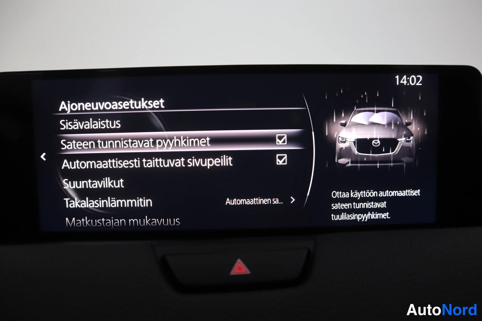 Punainen Mazda CX-60 2022, kuva 26