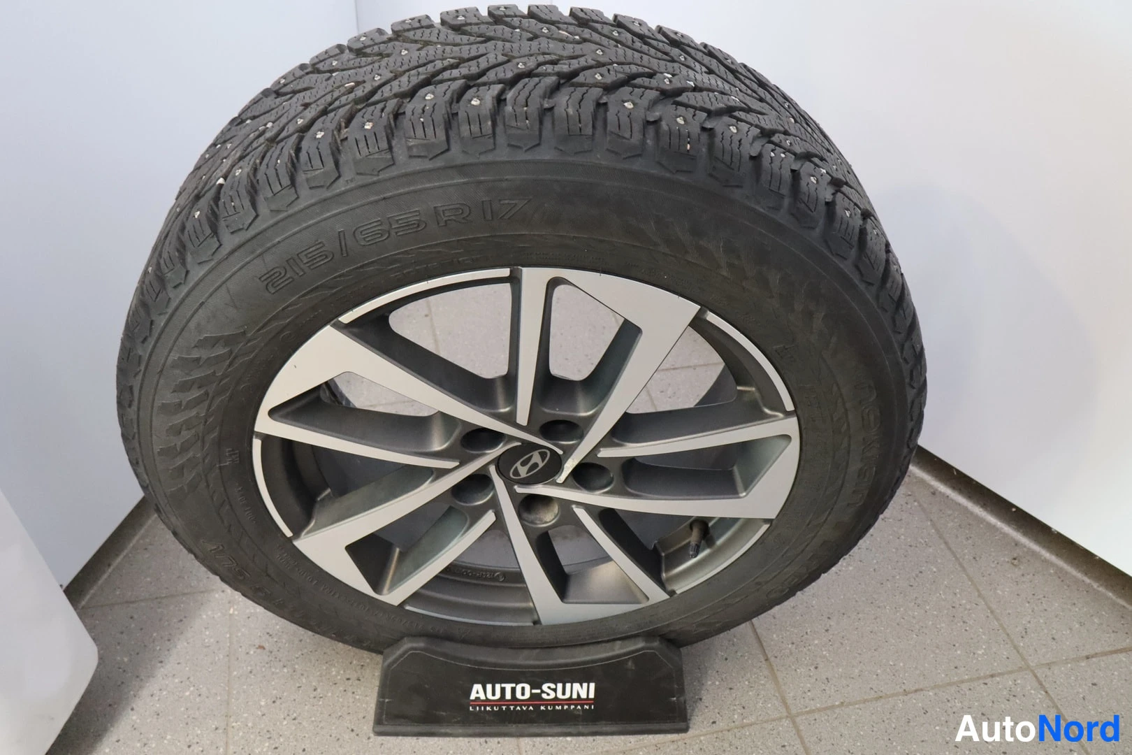 Muu: 215/65R17