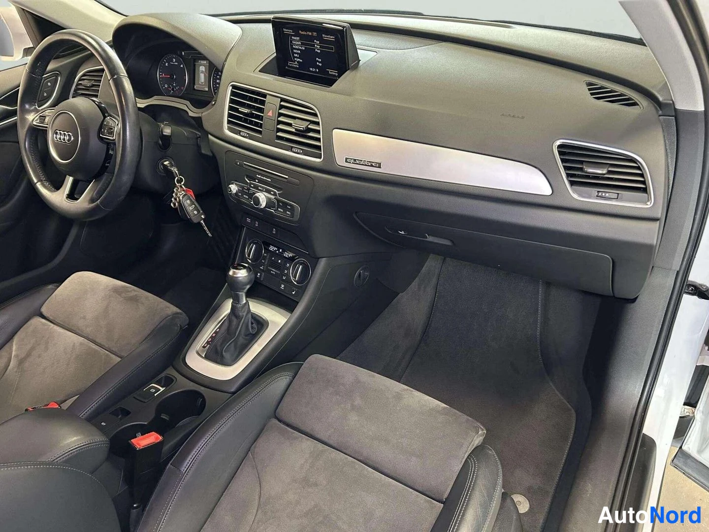 Valkoinen Audi Q3 2016, kuva 14
