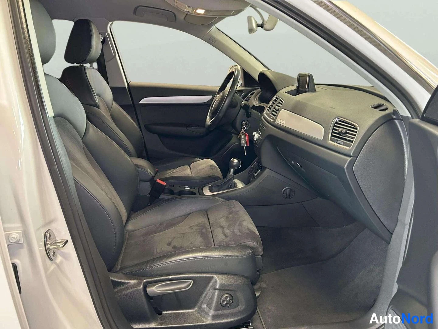 Valkoinen Audi Q3 2016, kuva 15