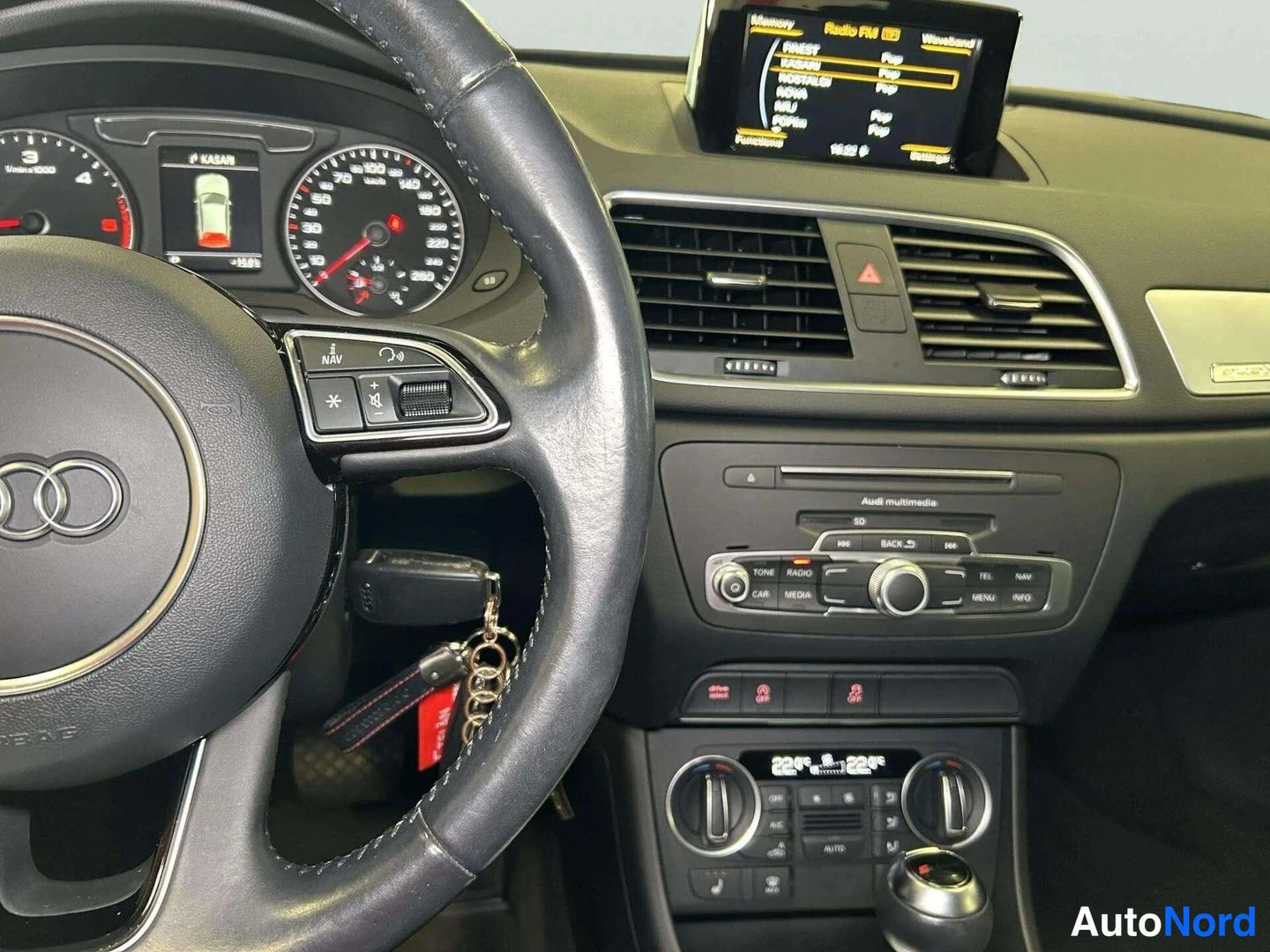 Valkoinen Audi Q3 2016, kuva 20