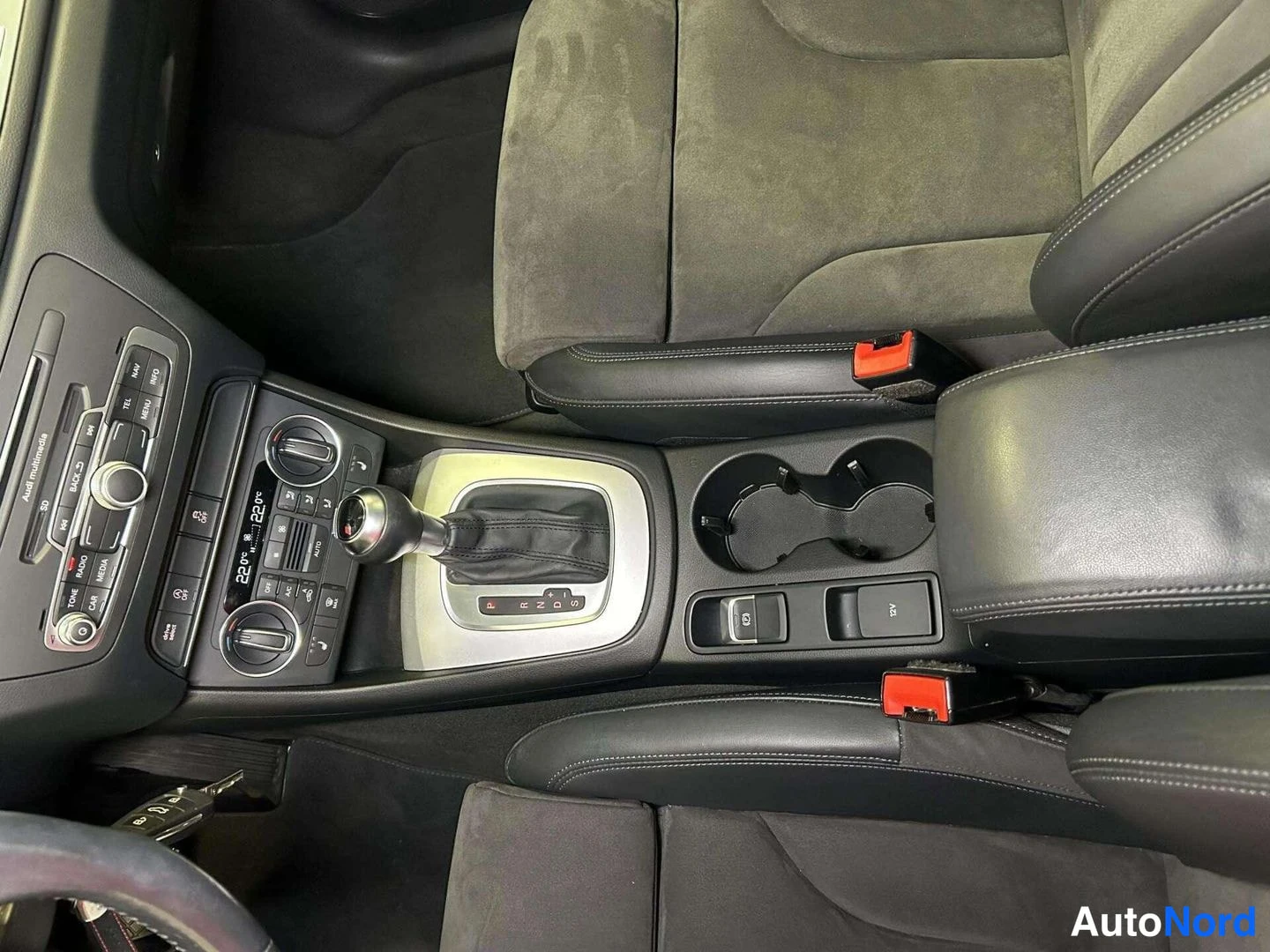 Valkoinen Audi Q3 2016, kuva 23