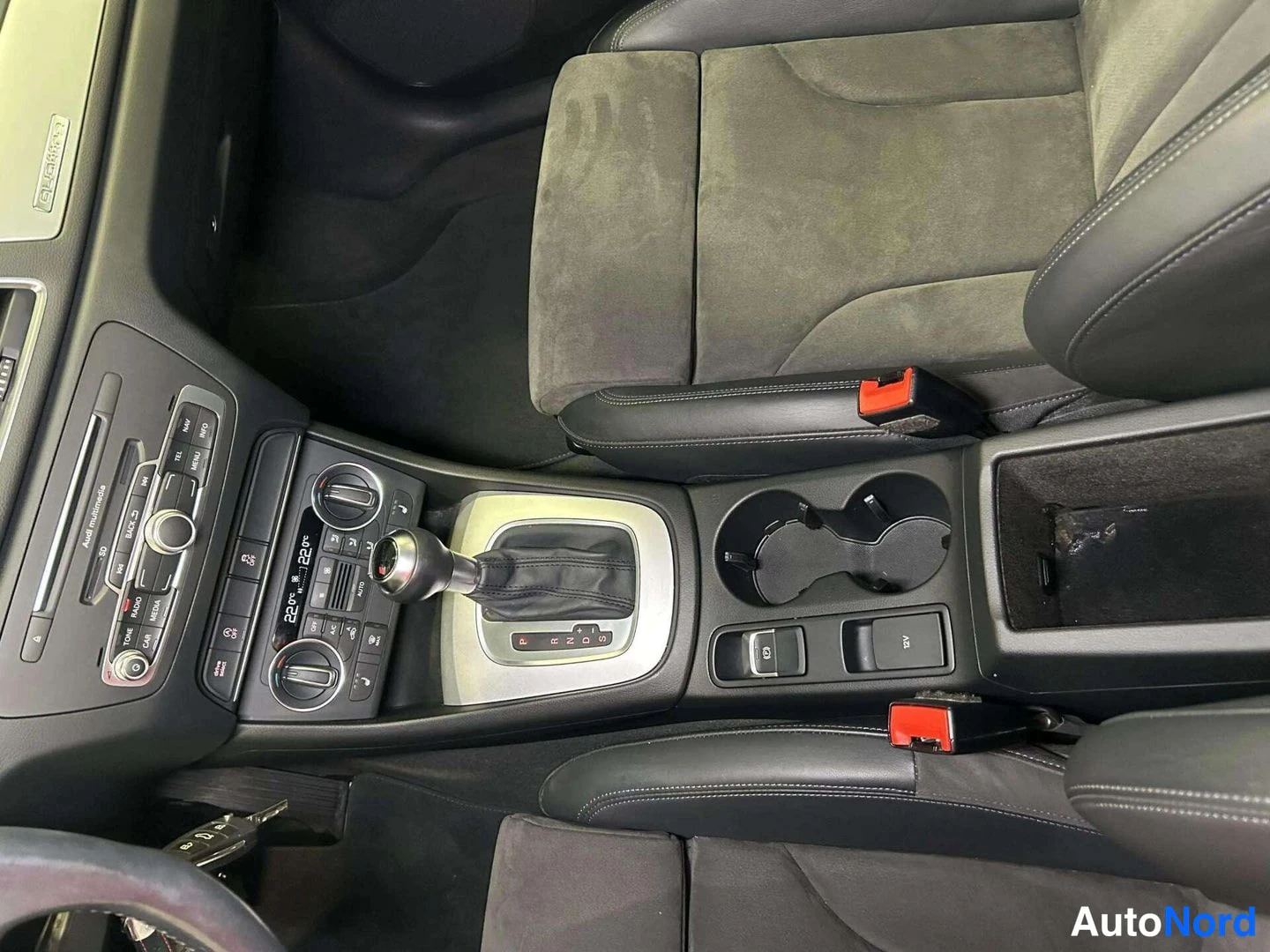 Valkoinen Audi Q3 2016, kuva 24