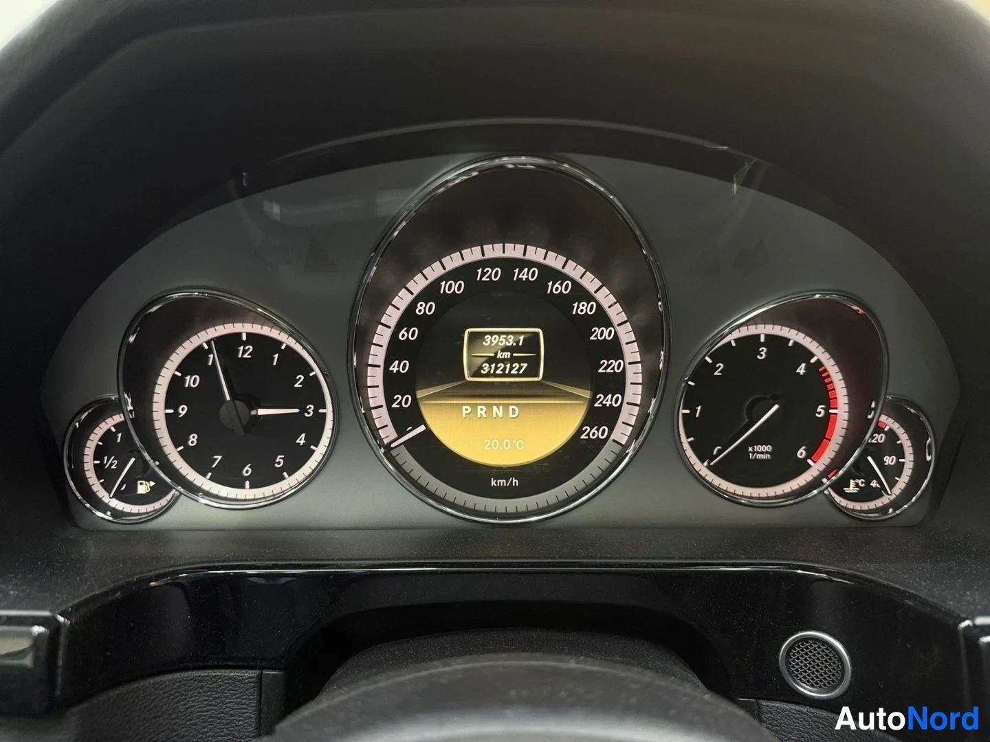 Muu: Mittaristo kilometrilukemalla 312127 km.
