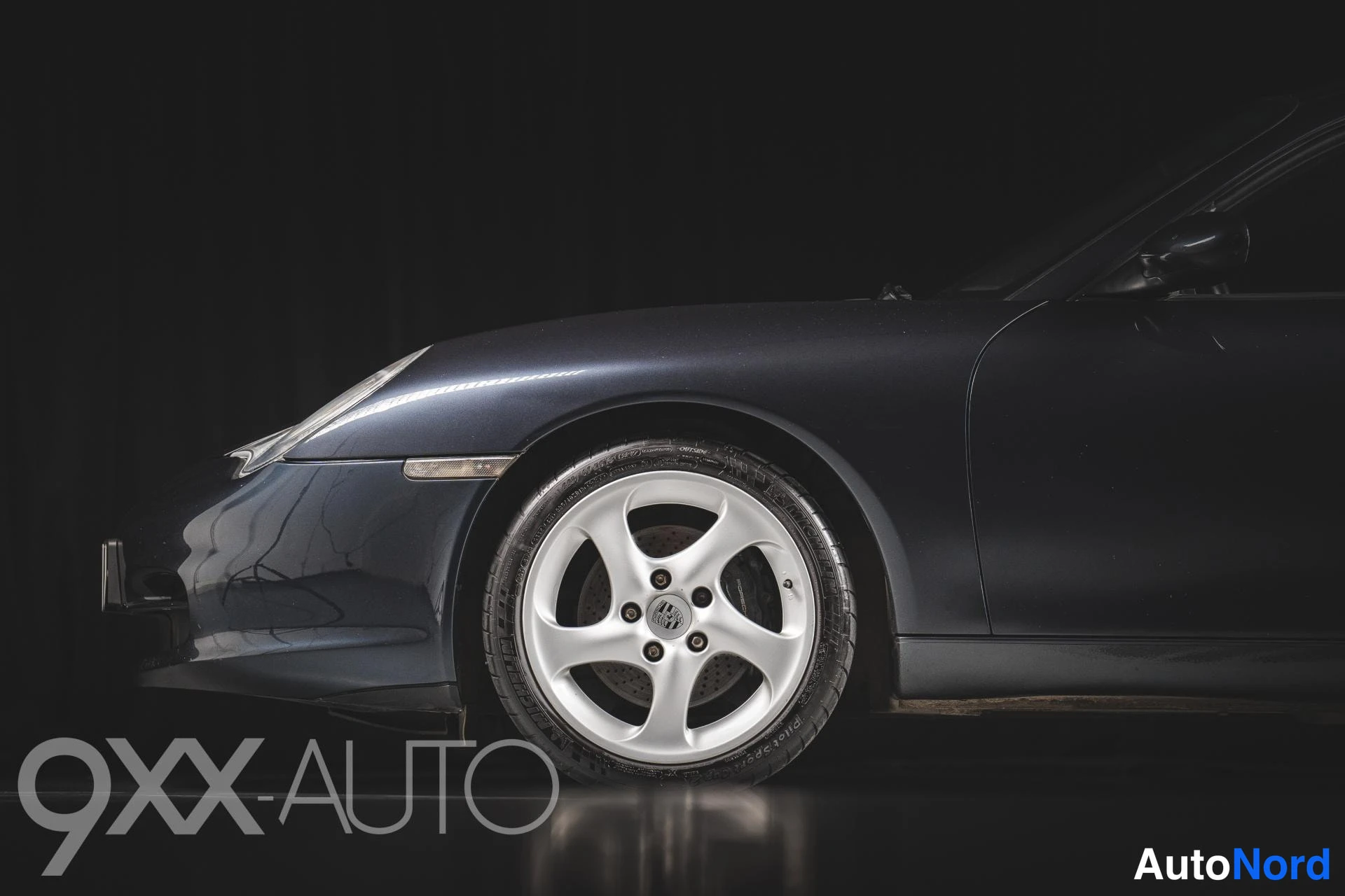 Musta Porsche 911 2003, ulkokuva 11