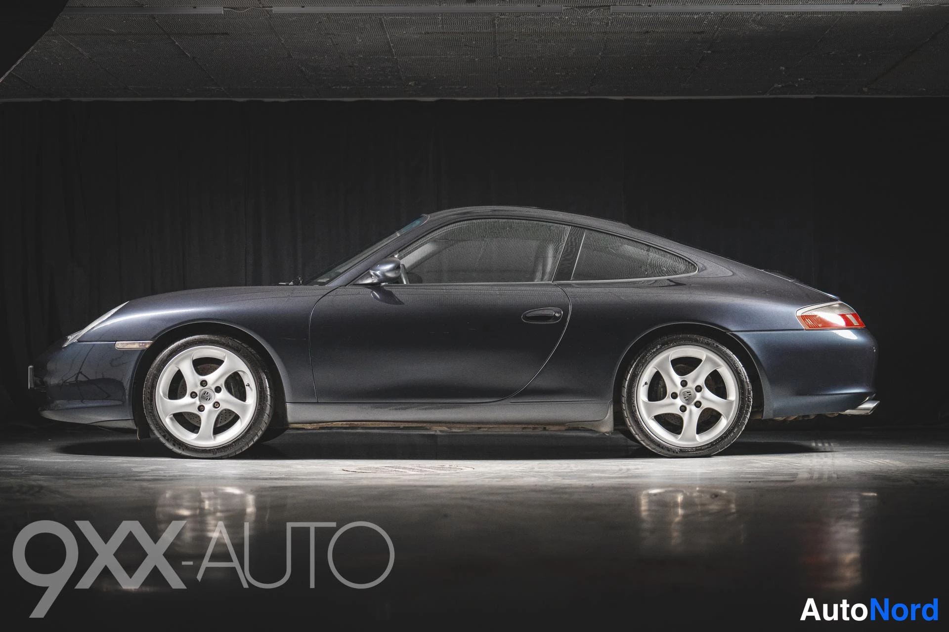 Musta Porsche 911 2003, ulkokuva 4