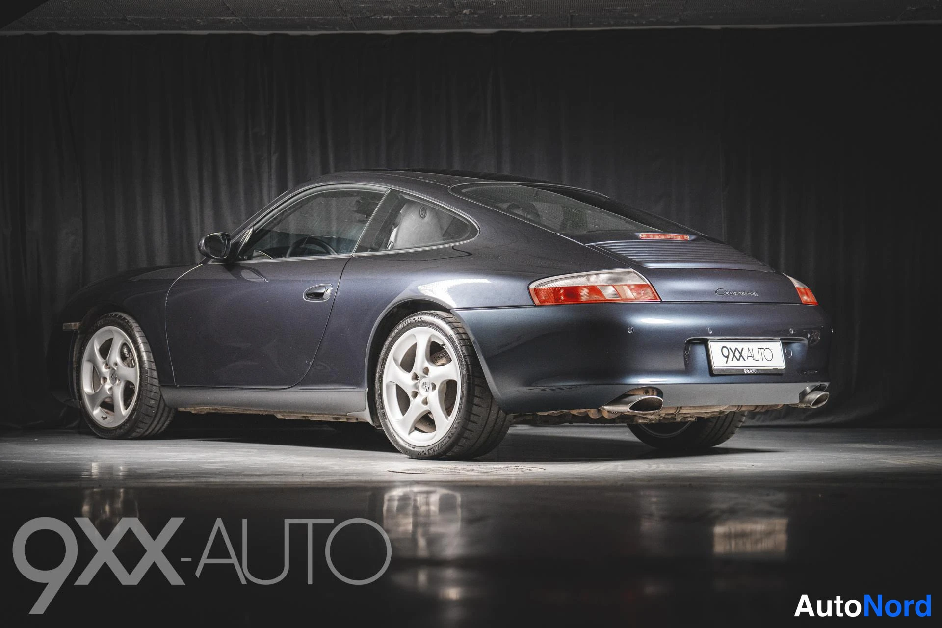 Musta Porsche 911 2003, ulkokuva 9