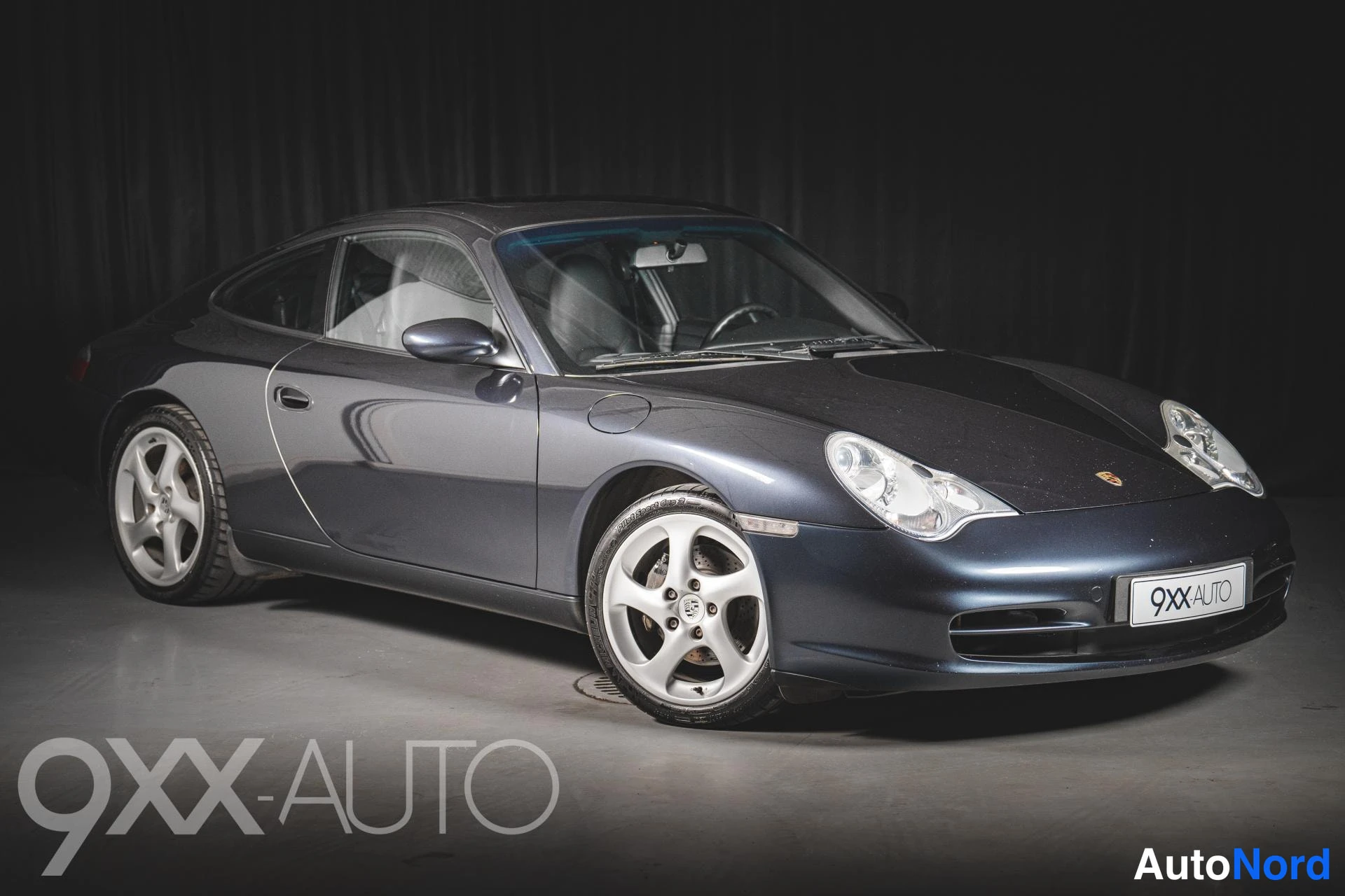 Musta Porsche 911 2003, ulkokuva 10