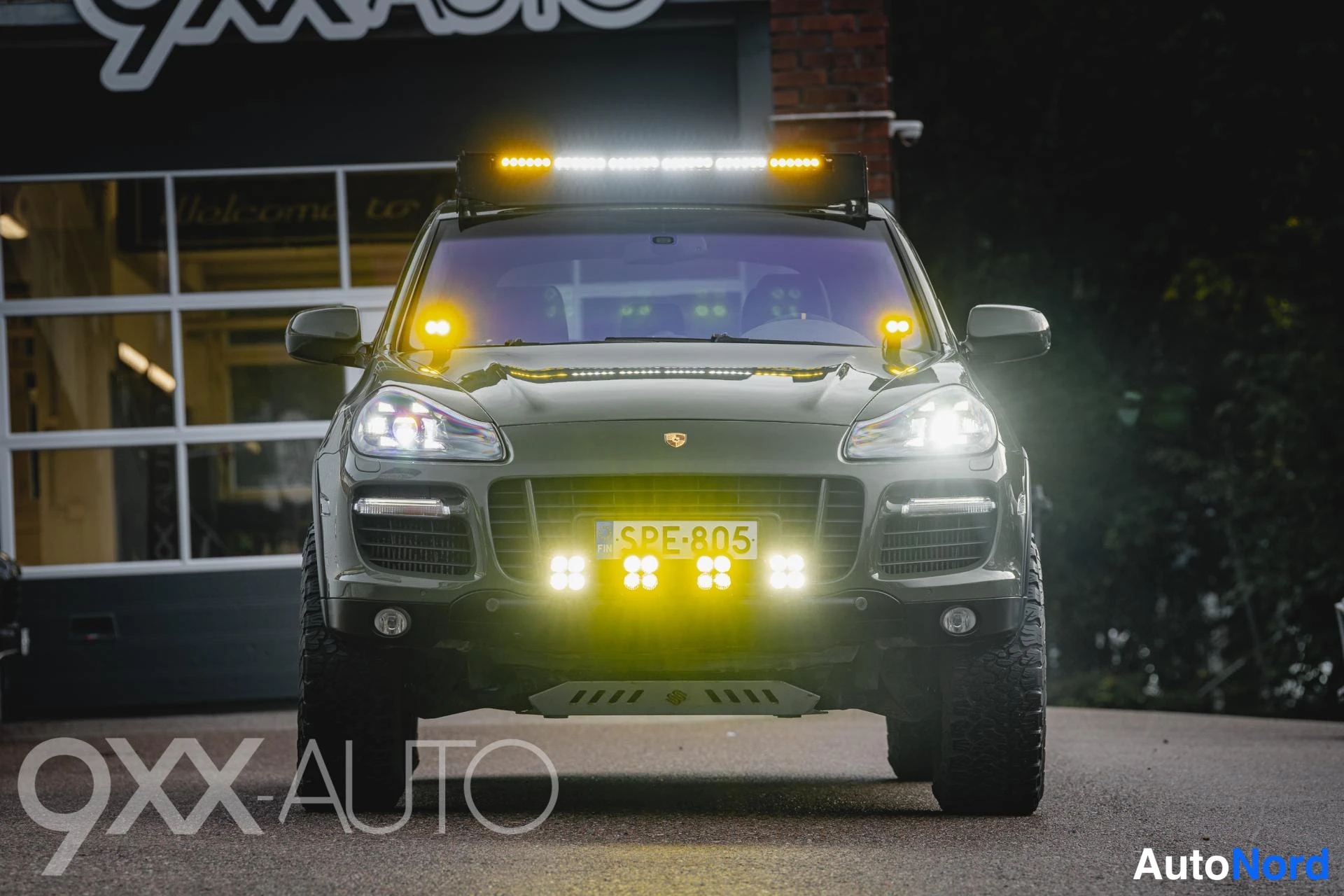 Vihreä Porsche Cayenne 2008, kuva 6