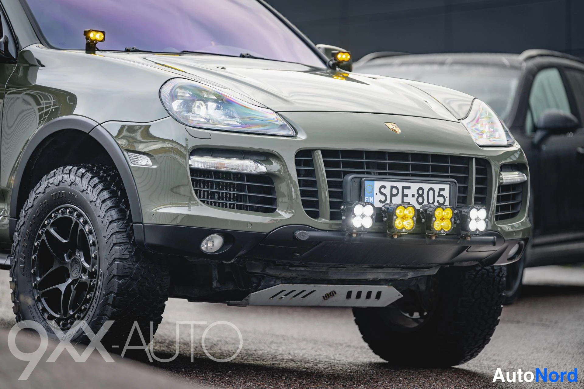 Vihreä Porsche Cayenne 2008, kuva 4