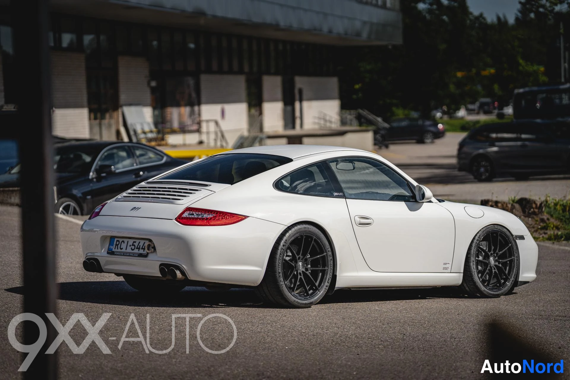 Valkoinen Porsche 911 2008, ulkokuva 5