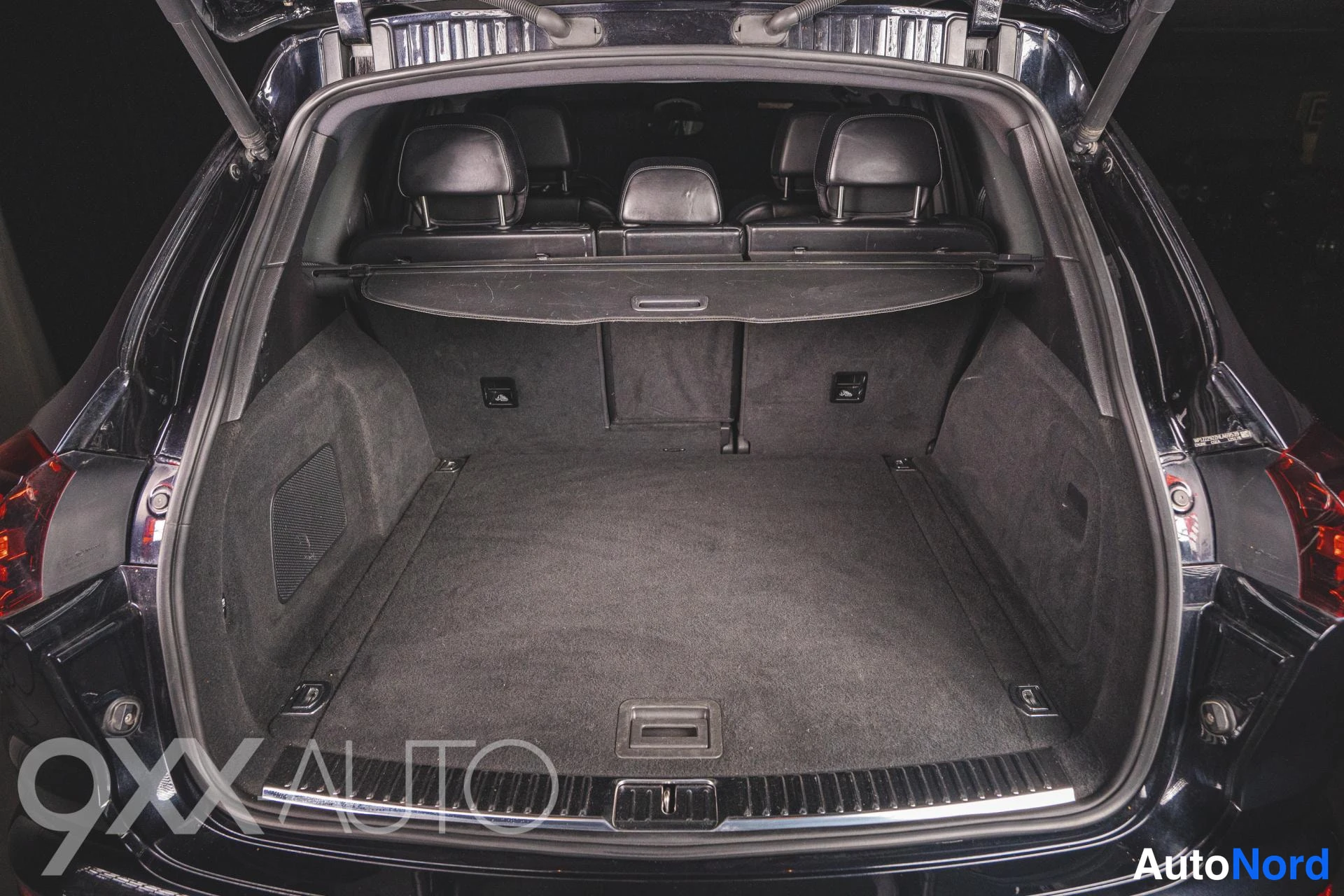 Musta Porsche Cayenne 2017, kuva 17