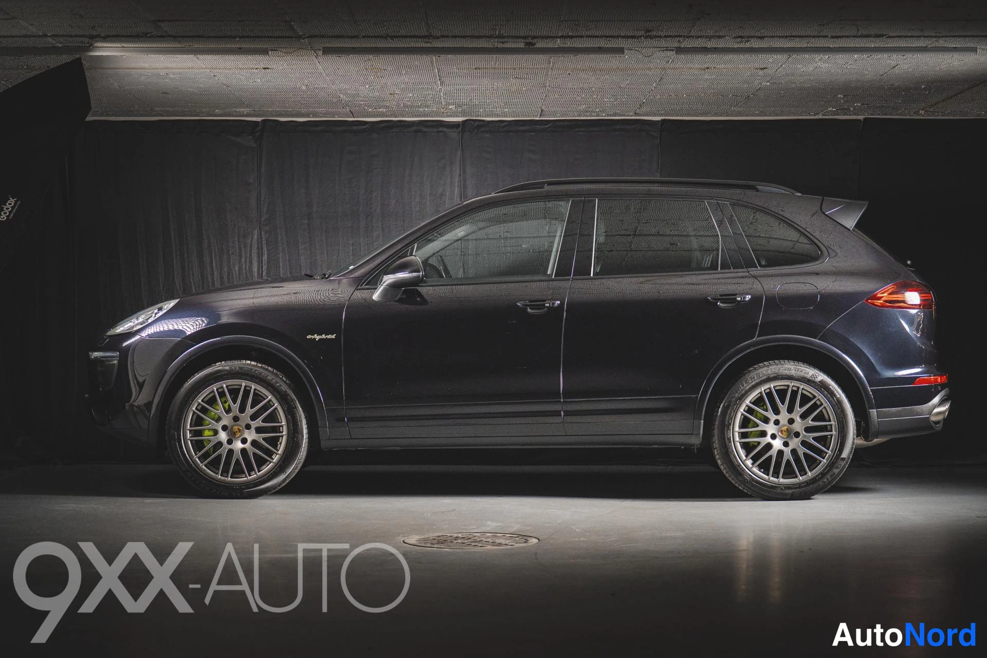 Musta Porsche Cayenne 2017, kuva 11