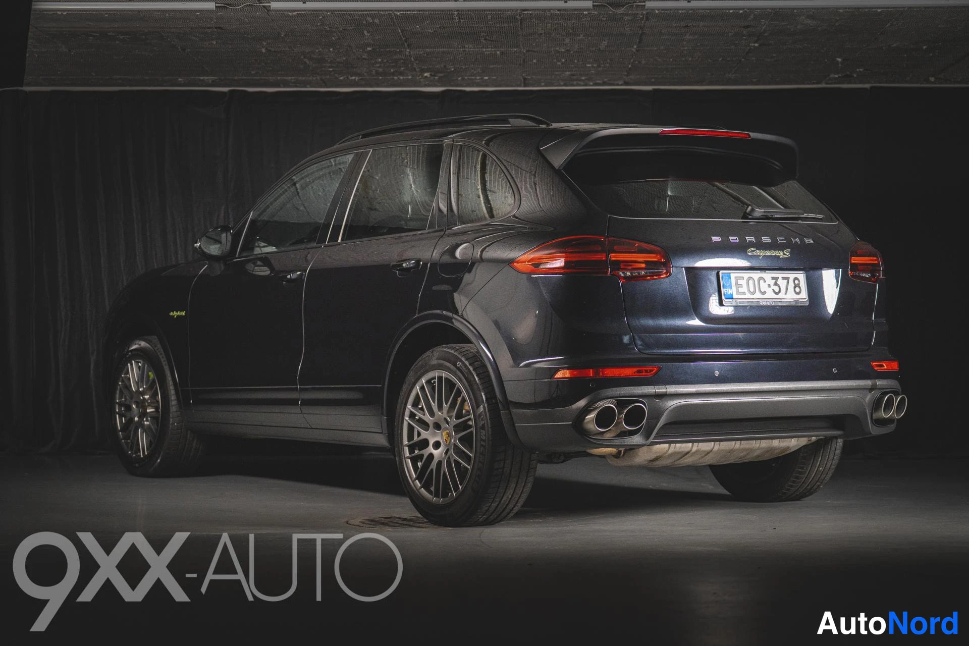 Musta Porsche Cayenne 2017, kuva 14