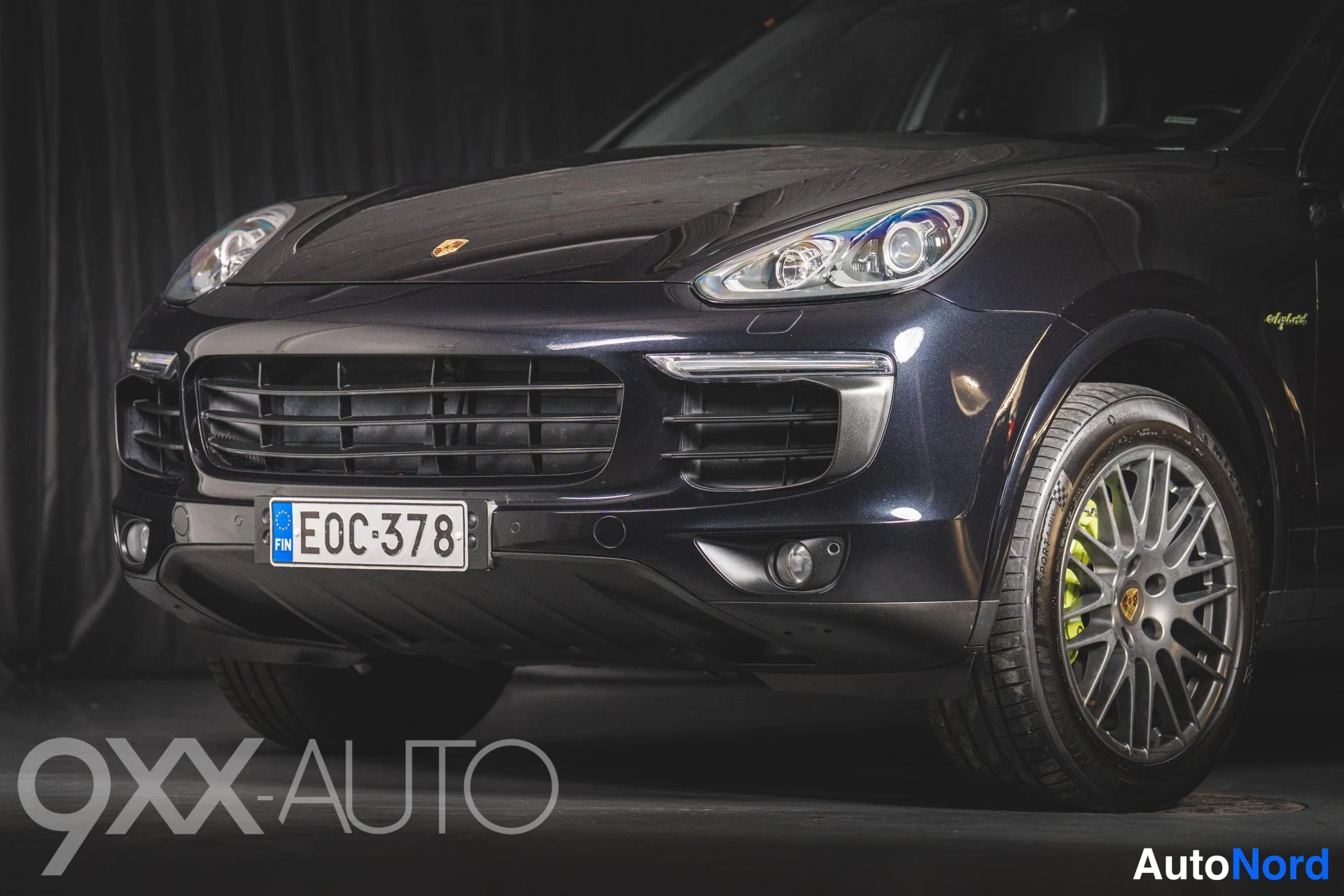 Musta Porsche Cayenne 2017, kuva 3