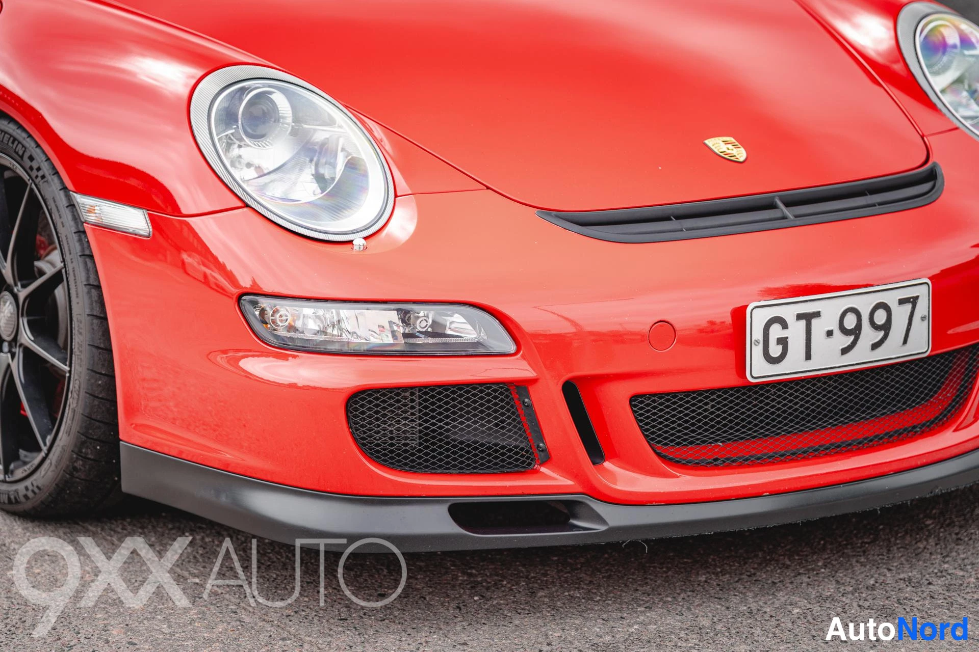 Punainen Porsche 911 2006, ulkokuva 11