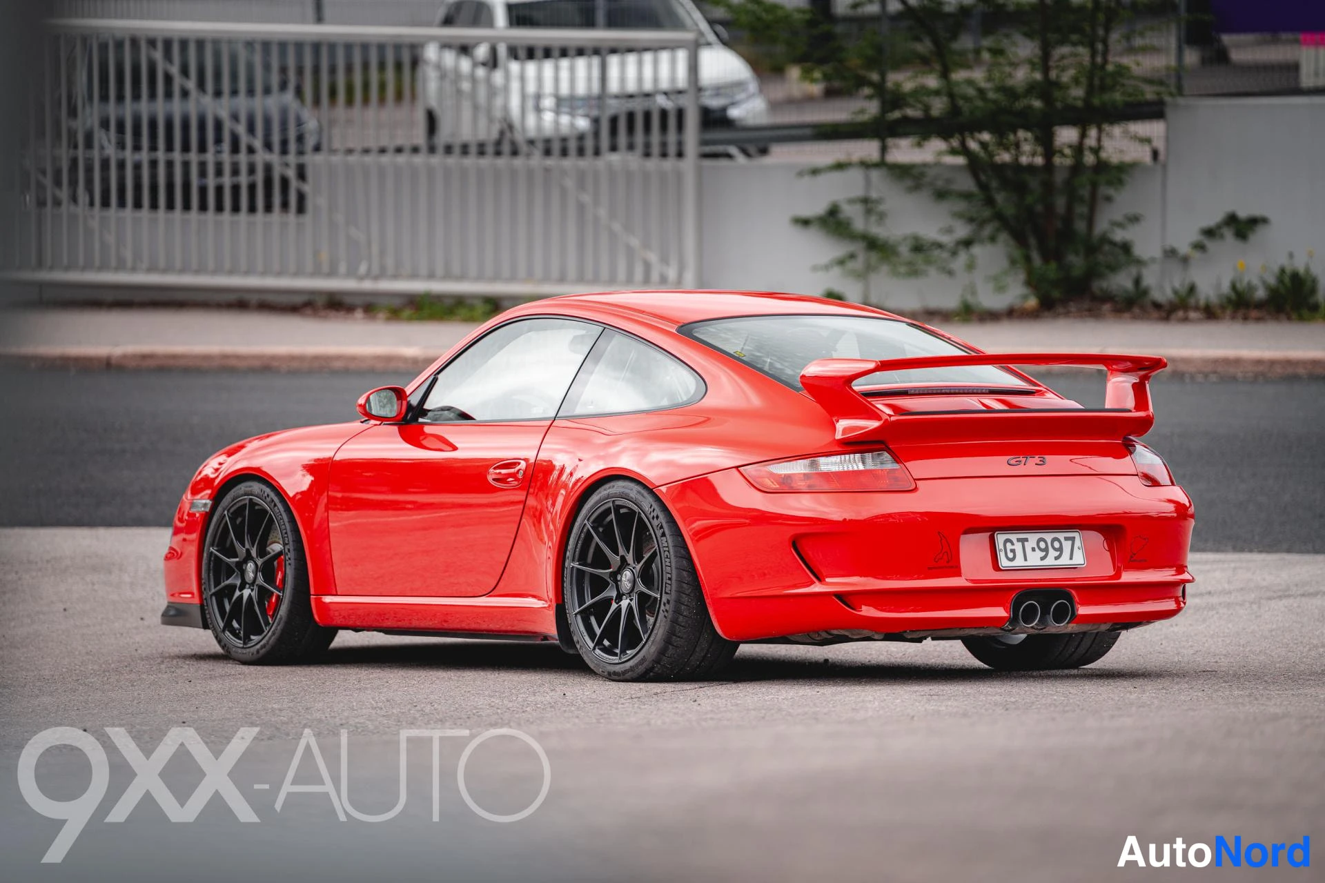 Punainen Porsche 911 2006, ulkokuva 3