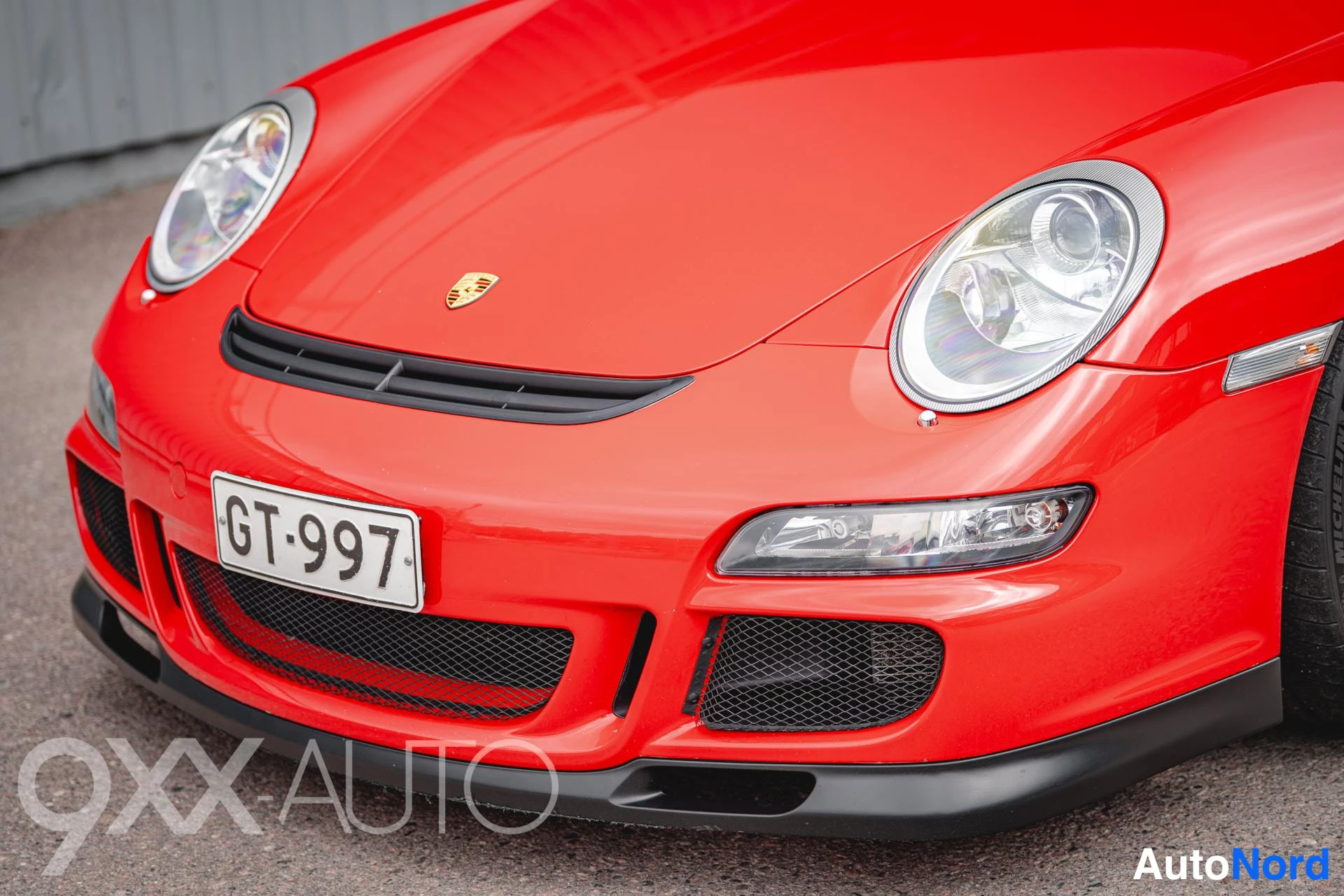 Punainen Porsche 911 2006, ulkokuva 24