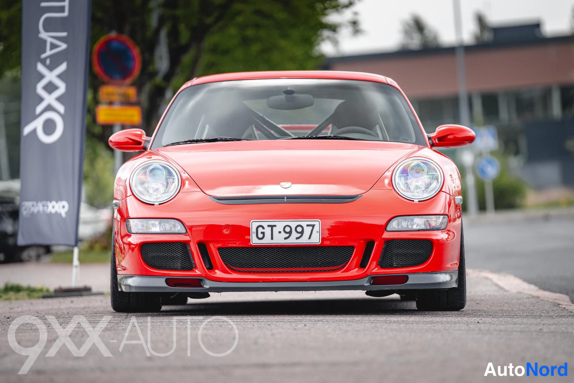Punainen Porsche 911 2006, ulkokuva 10