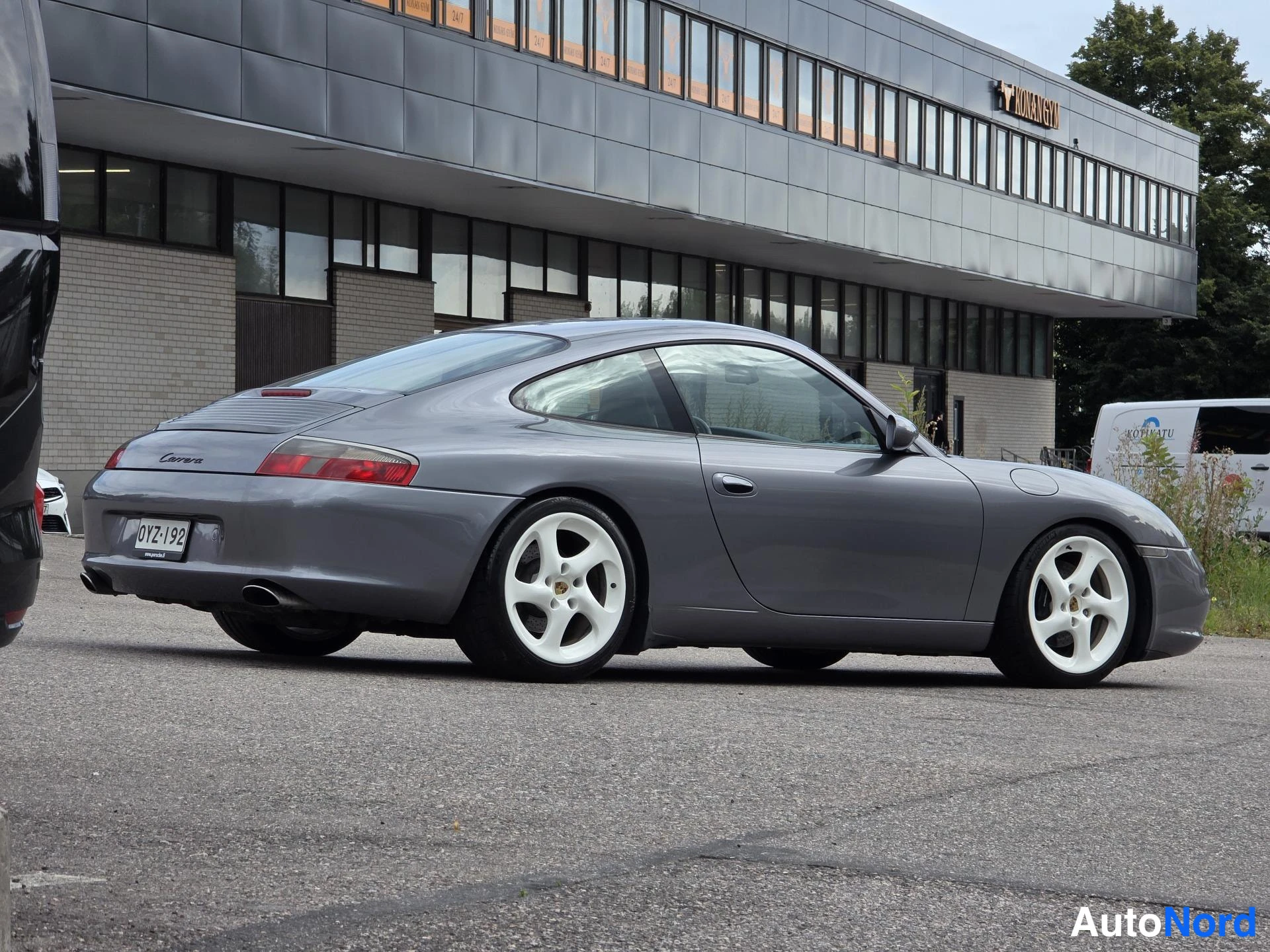 Harmaa Porsche 911 2002, ulkokuva 3