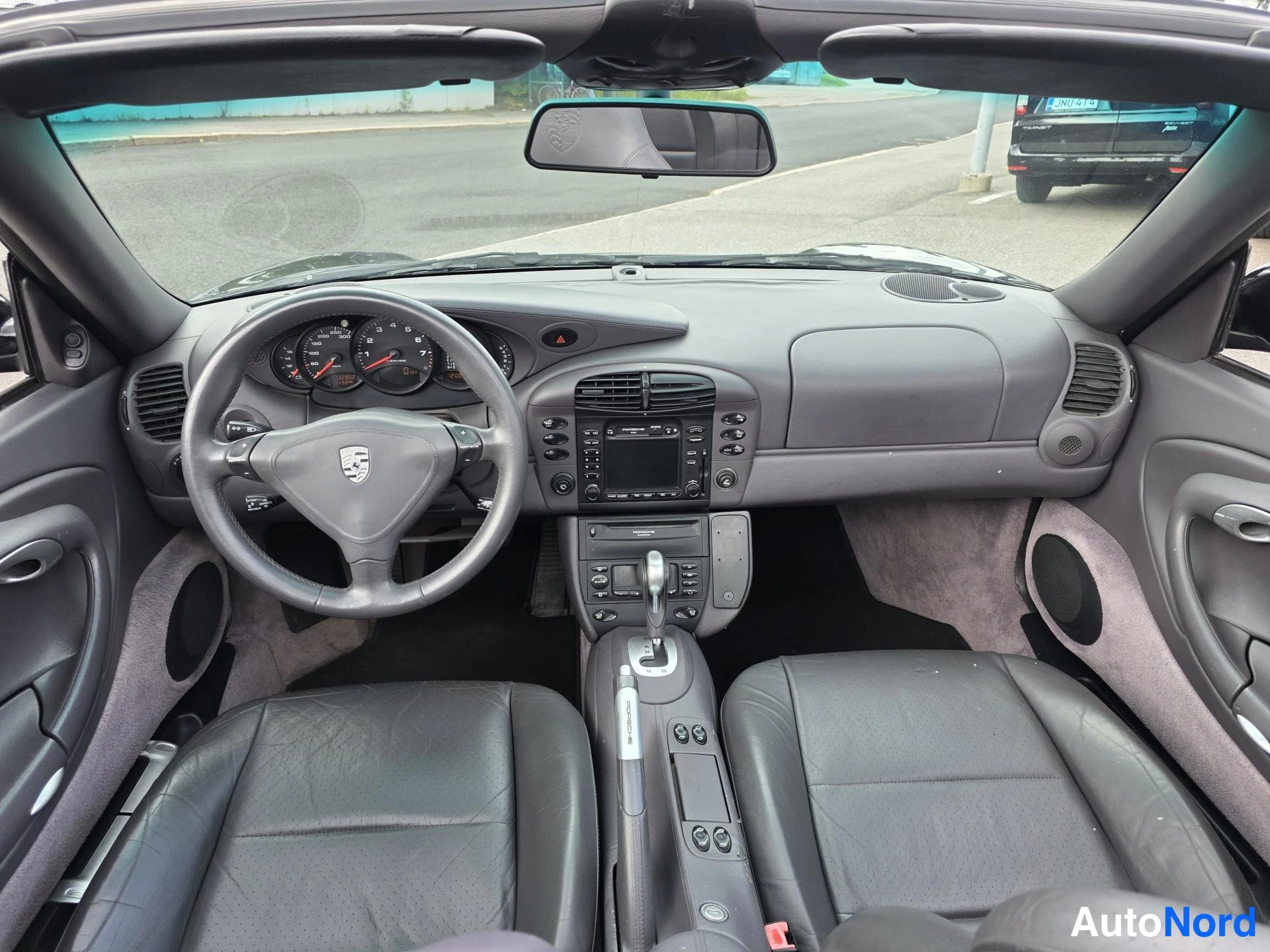Musta Porsche 911 2000, ulkokuva 11