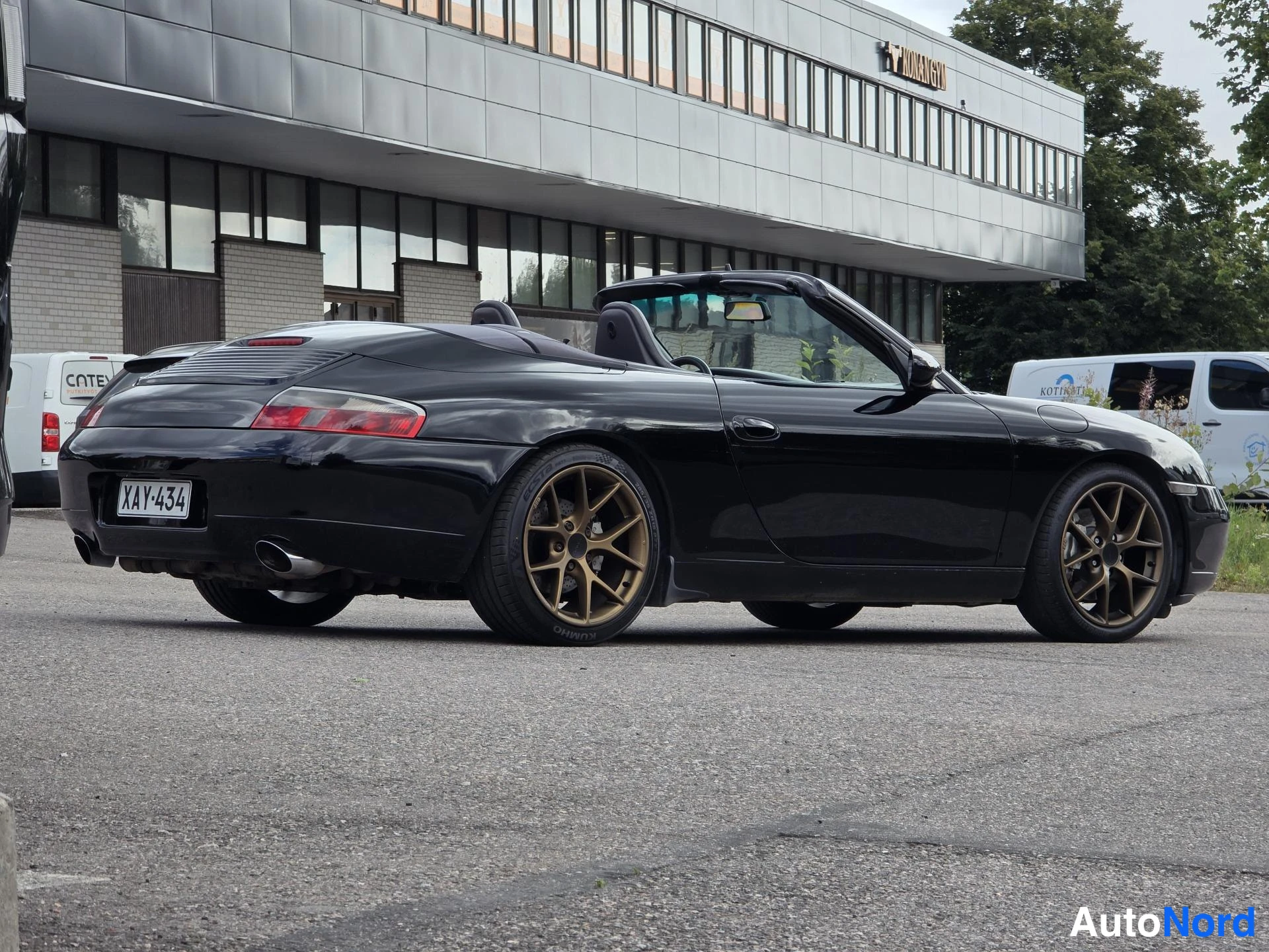 Musta Porsche 911 2000, ulkokuva 3