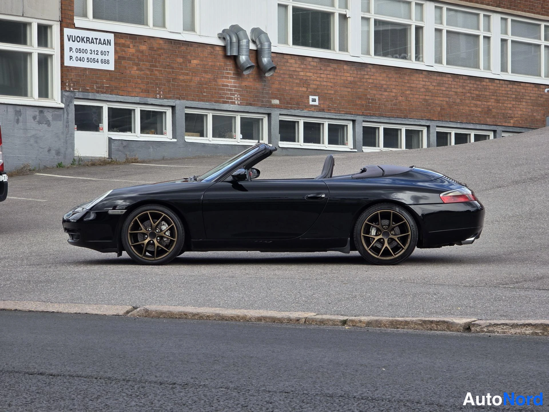 Musta Porsche 911 2000, ulkokuva 5