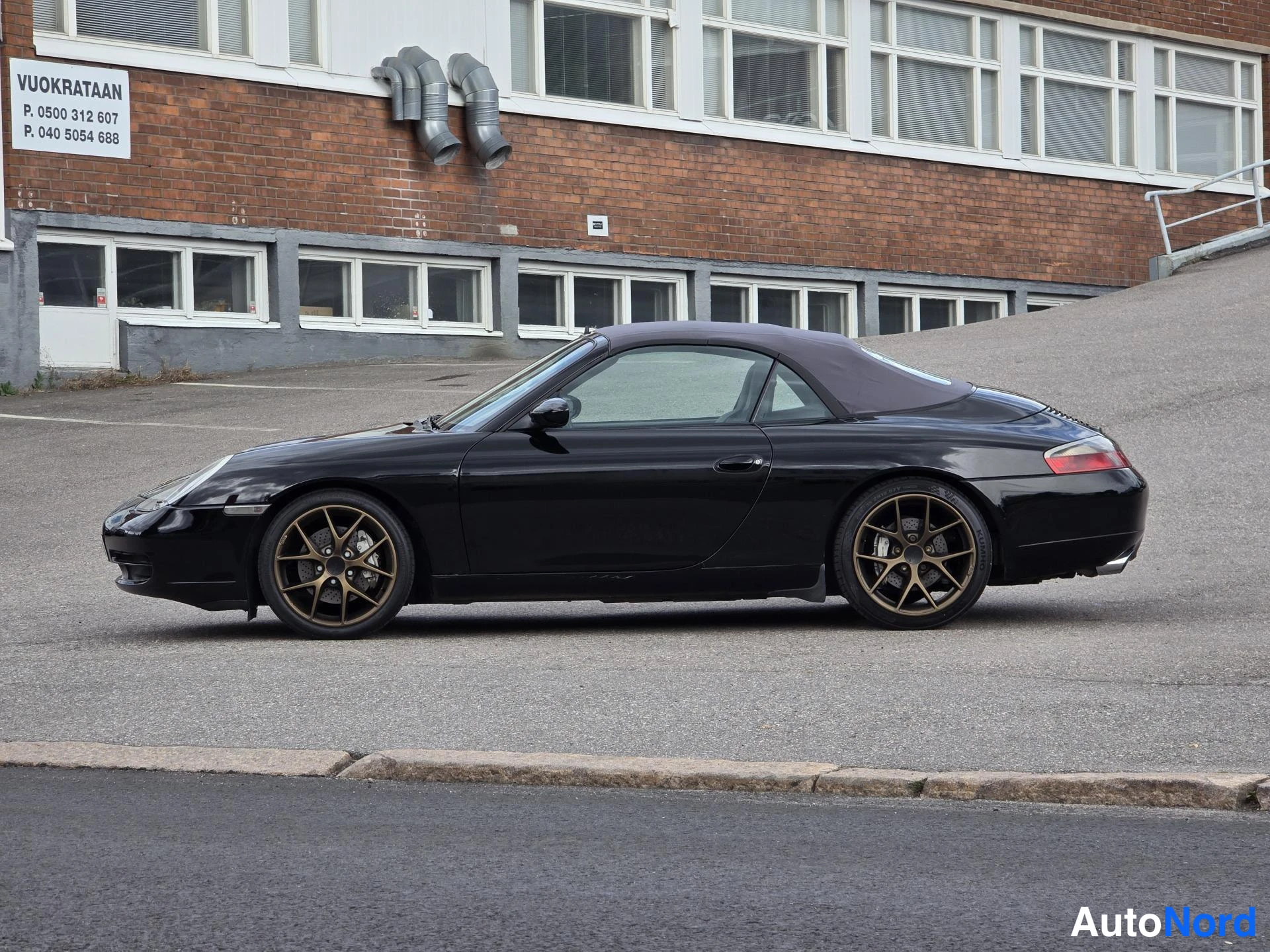 Musta Porsche 911 2000, ulkokuva 8