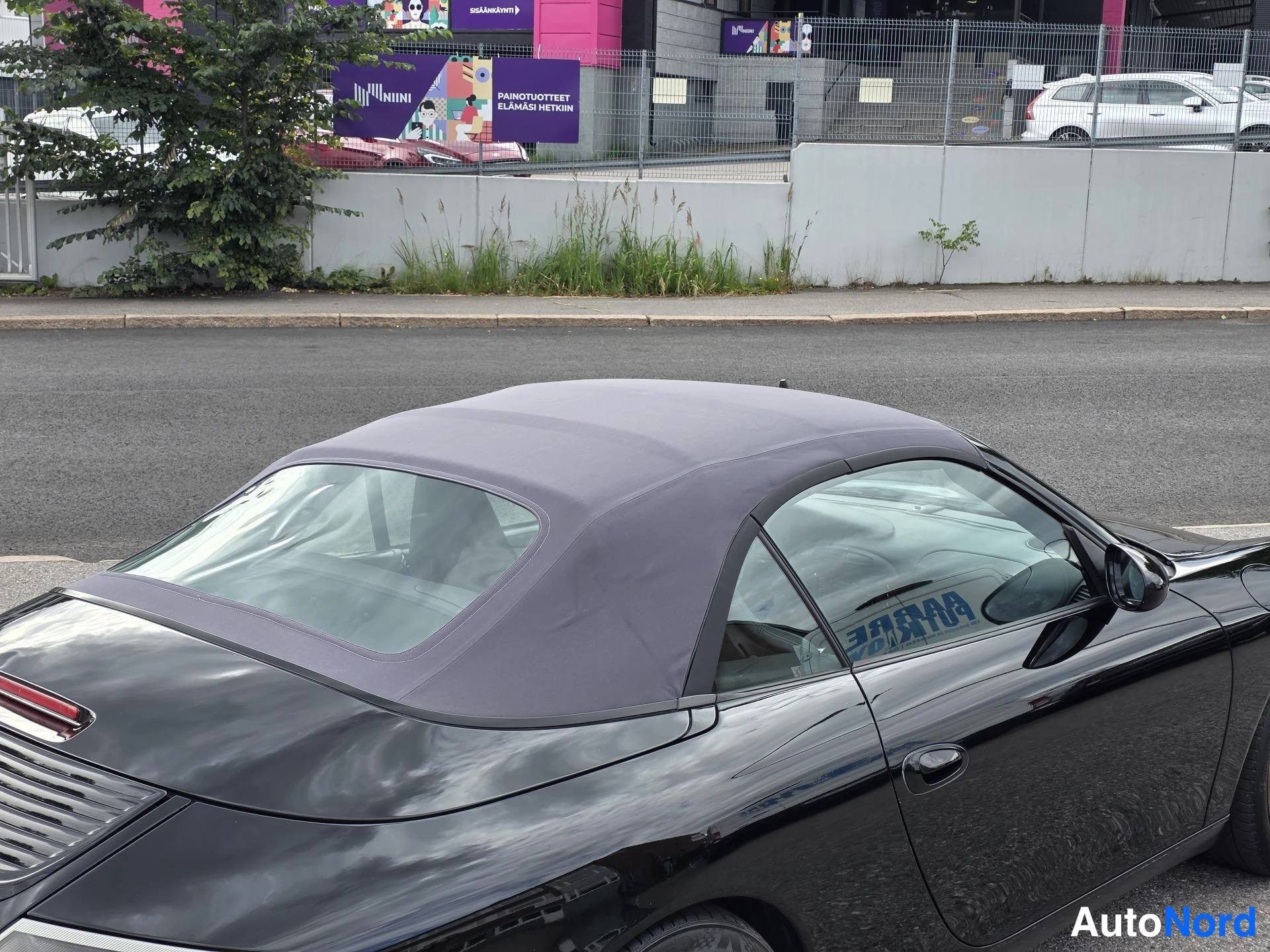 Musta Porsche 911 2000, ulkokuva 10