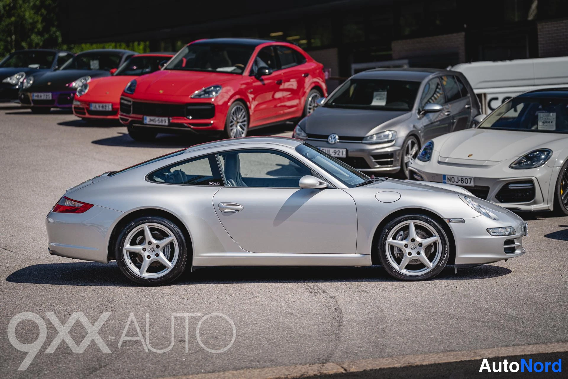 Harmaa Porsche 911 Carrera 2005, ulkokuva 3