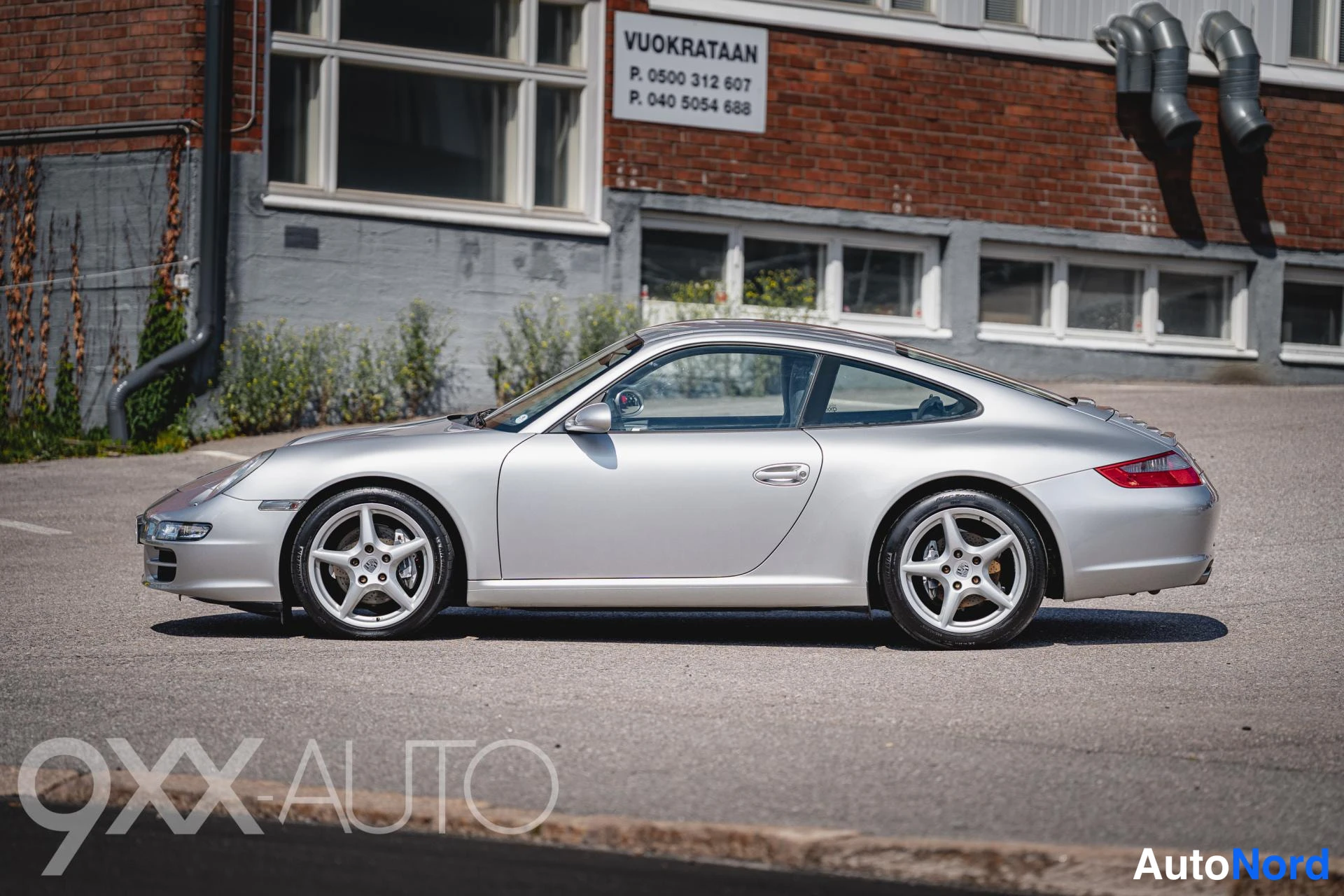 Harmaa Porsche 911 Carrera 2005, ulkokuva 4