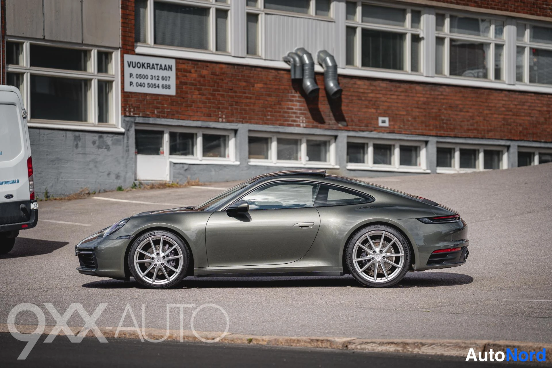Vihreä Porsche 911 2021, ulkokuva 5