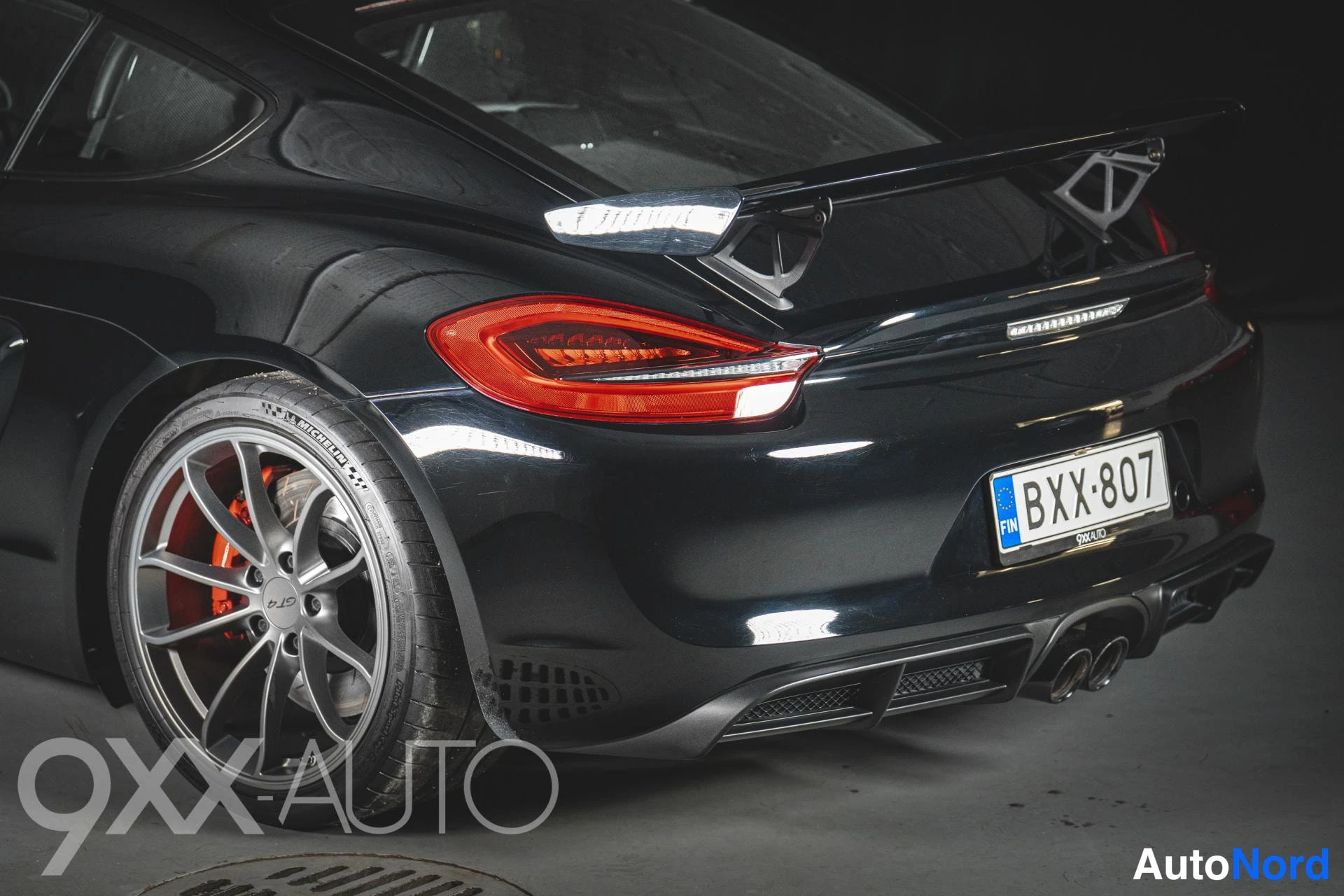 Musta Porsche Cayman 2016, ulkokuva 12