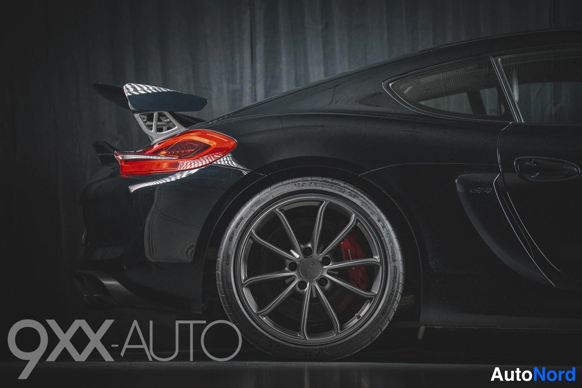 Musta Porsche Cayman 2016, ulkokuva 16