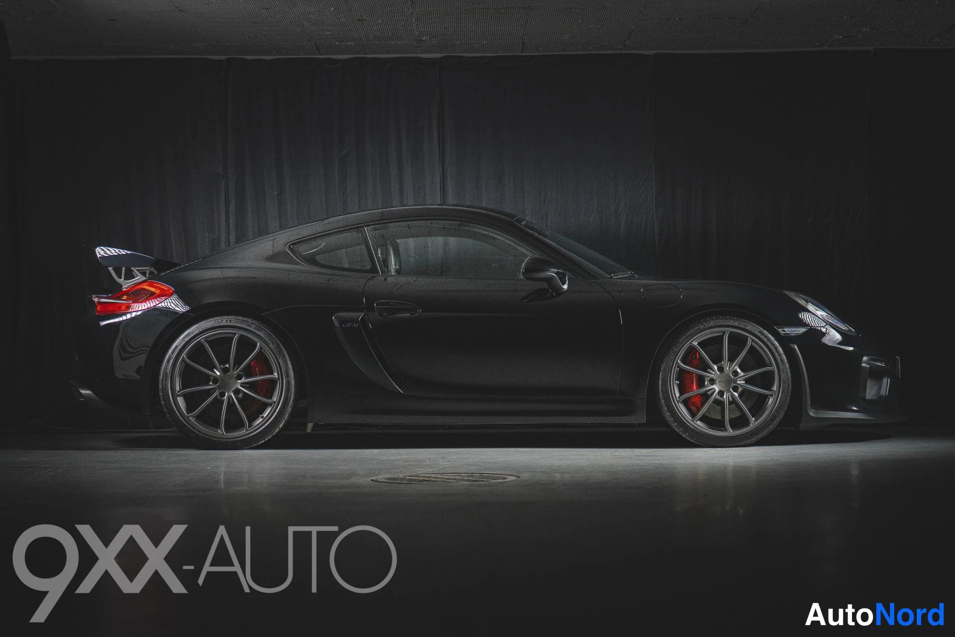 Musta Porsche Cayman 2016, ulkokuva 5