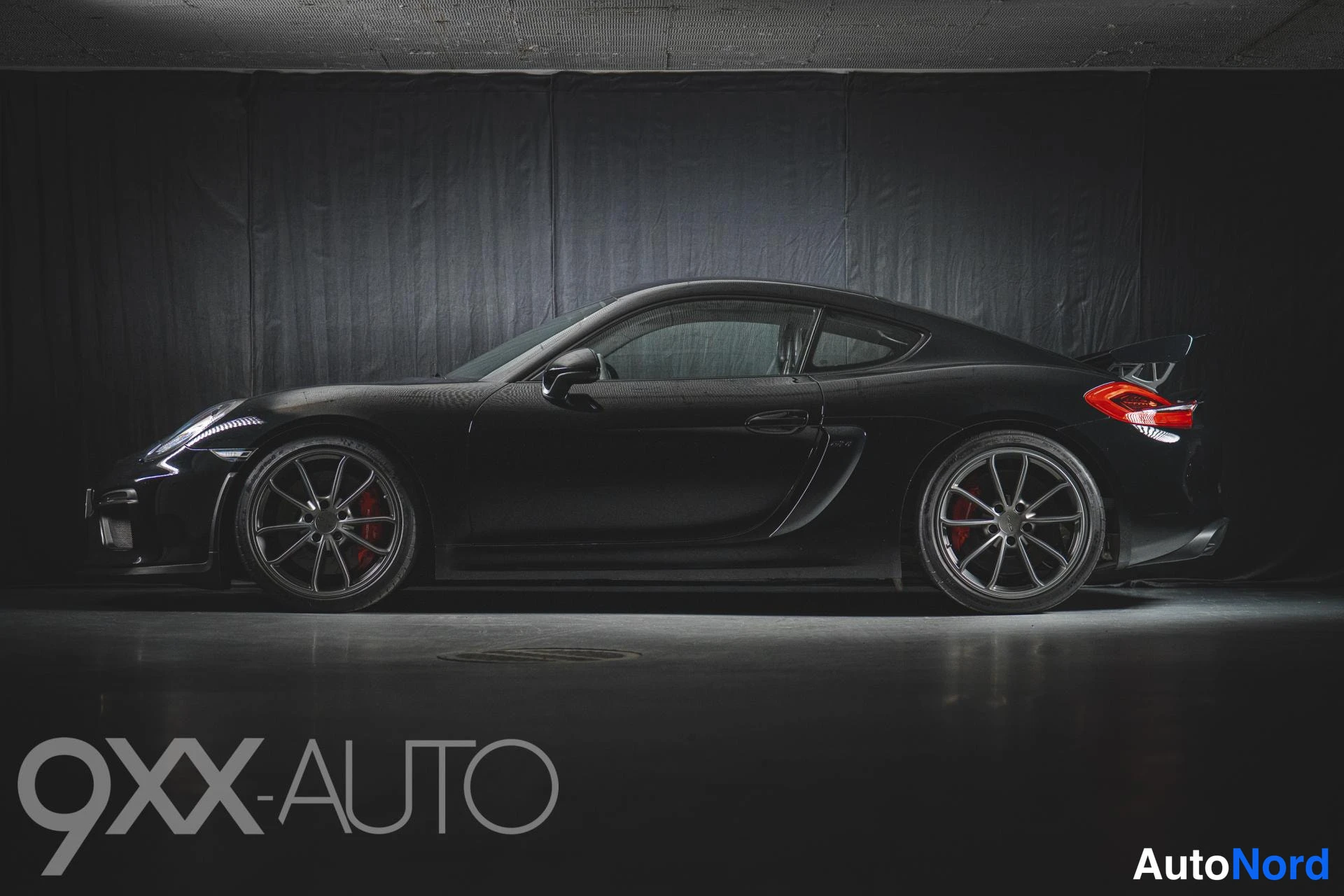 Musta Porsche Cayman 2016, ulkokuva 6